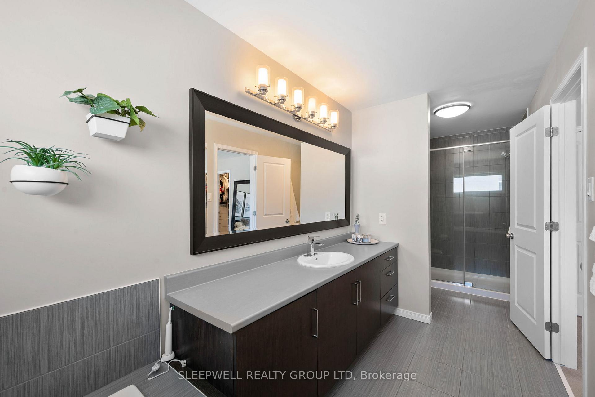 Photo 20 of 147 Westphalian Avenue, Ottawa, Kanata - Emerald Meadows/Trailwest — HOMEH