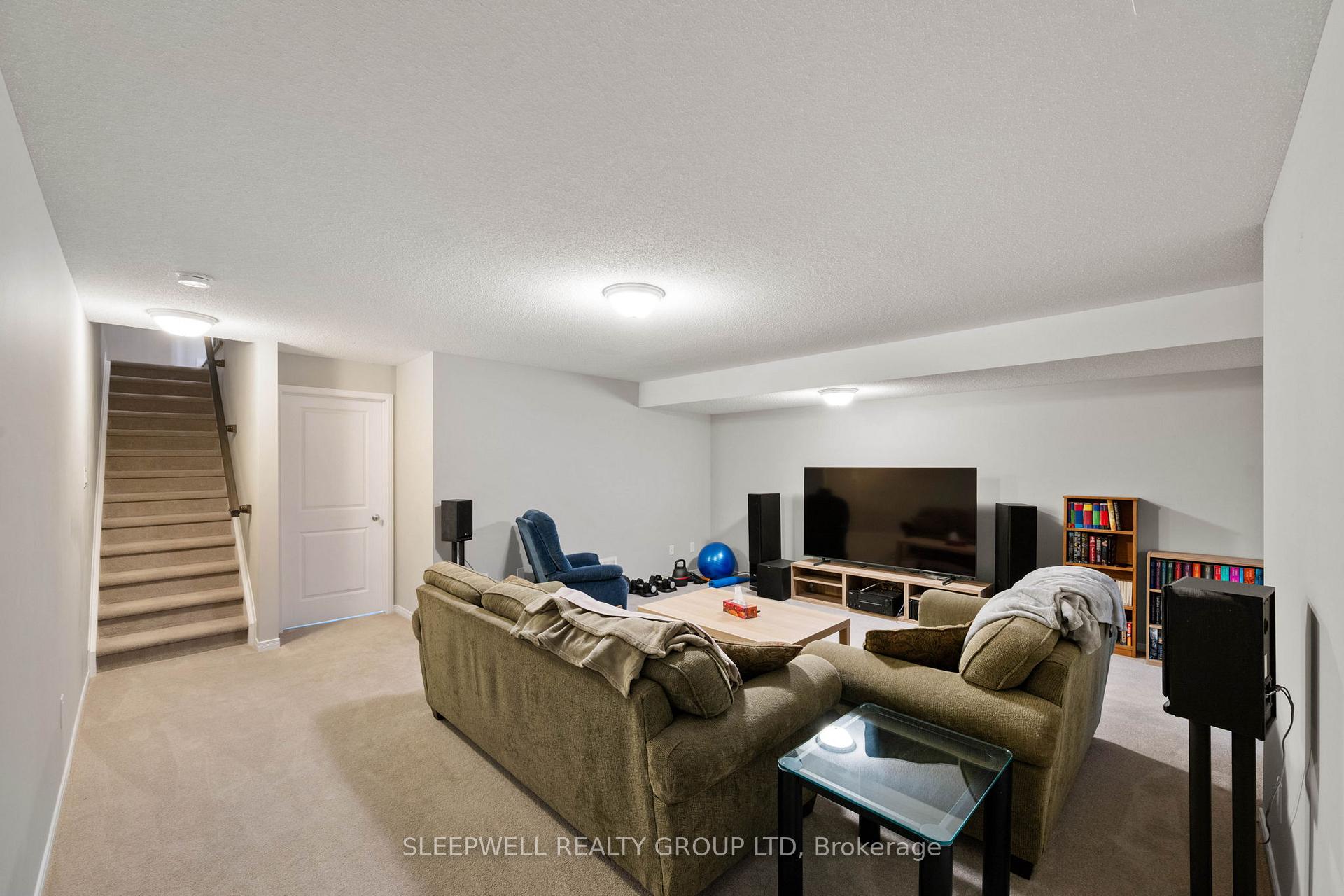 Photo 27 of 147 Westphalian Avenue, Ottawa, Kanata - Emerald Meadows/Trailwest — HOMEH