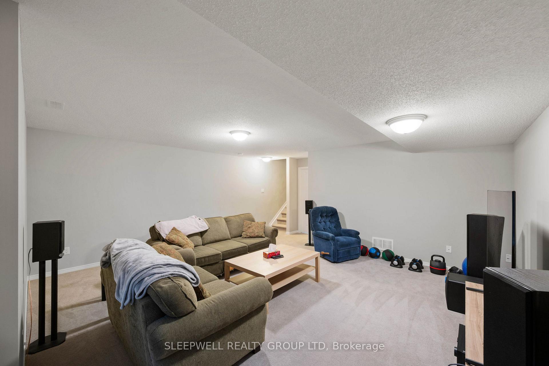 Photo 29 of 147 Westphalian Avenue, Ottawa, Kanata - Emerald Meadows/Trailwest — HOMEH
