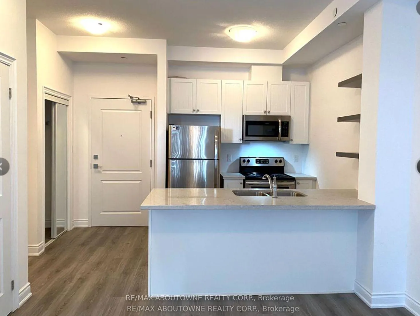Photo 5 of Unit 606, 125 Shoreview Place, Hamilton, Stoney Creek — HOMEH