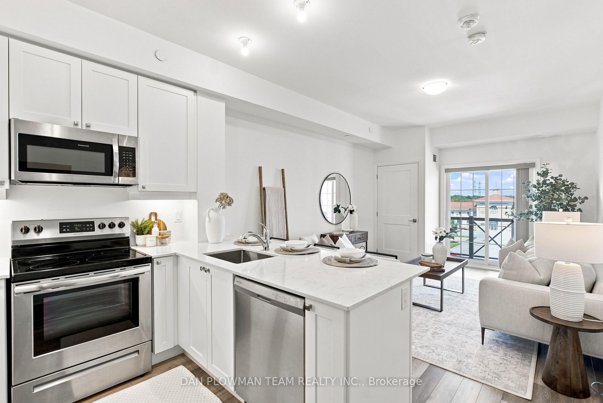 Photo 2 of Unit 424, 50 Lakebreeze Drive, Clarington, Newcastle — HOMEH