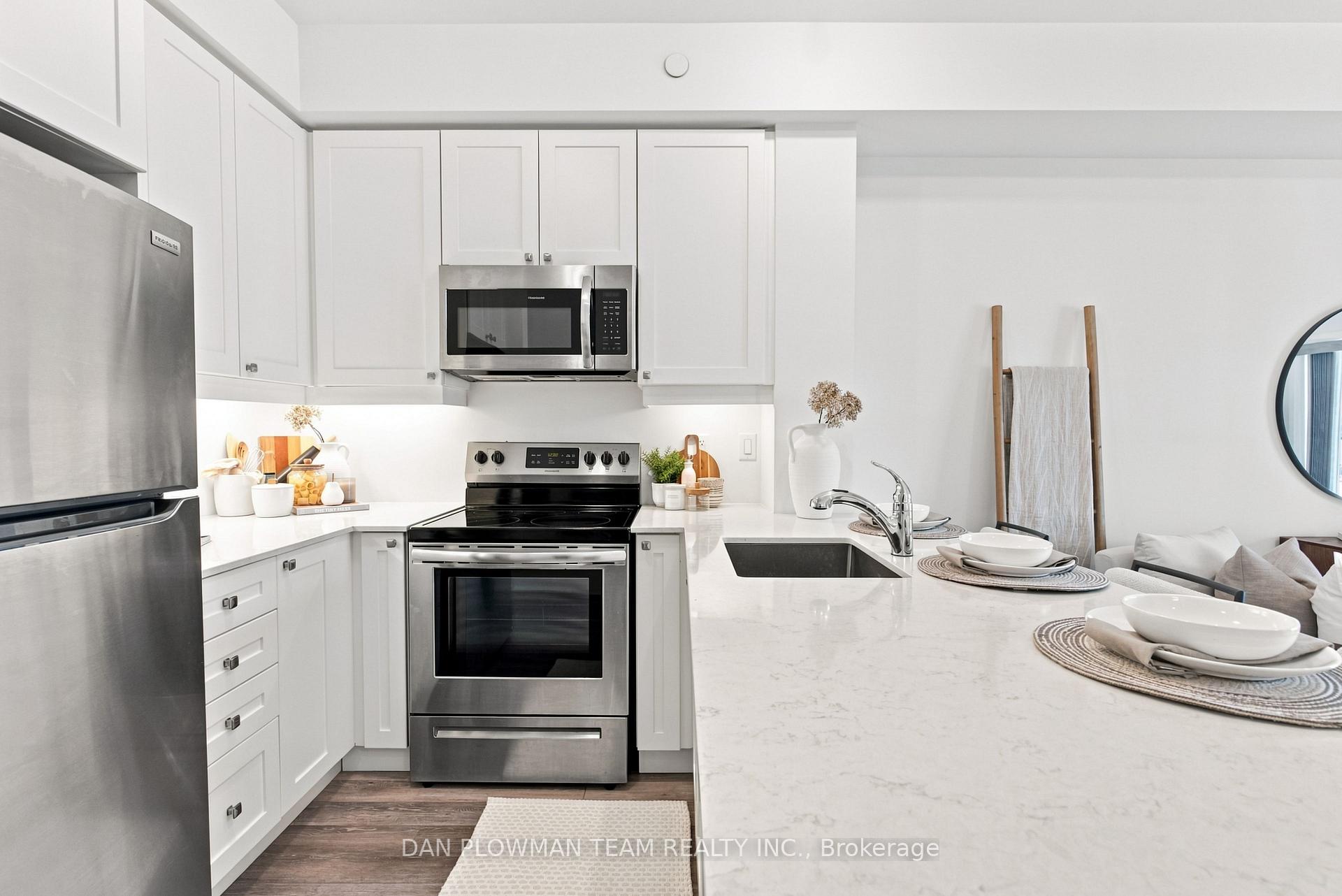 Photo 5 of Unit 424, 50 Lakebreeze Drive, Clarington, Newcastle — HOMEH