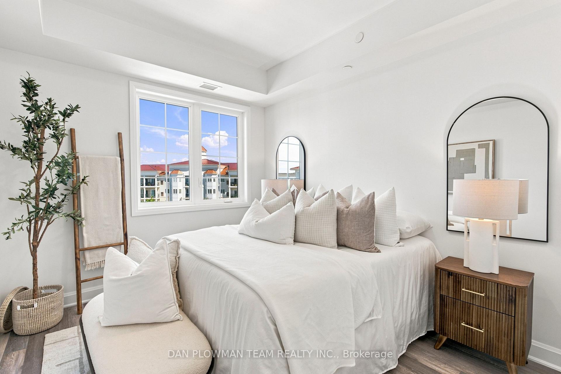 Photo 11 of Unit 424, 50 Lakebreeze Drive, Clarington, Newcastle — HOMEH