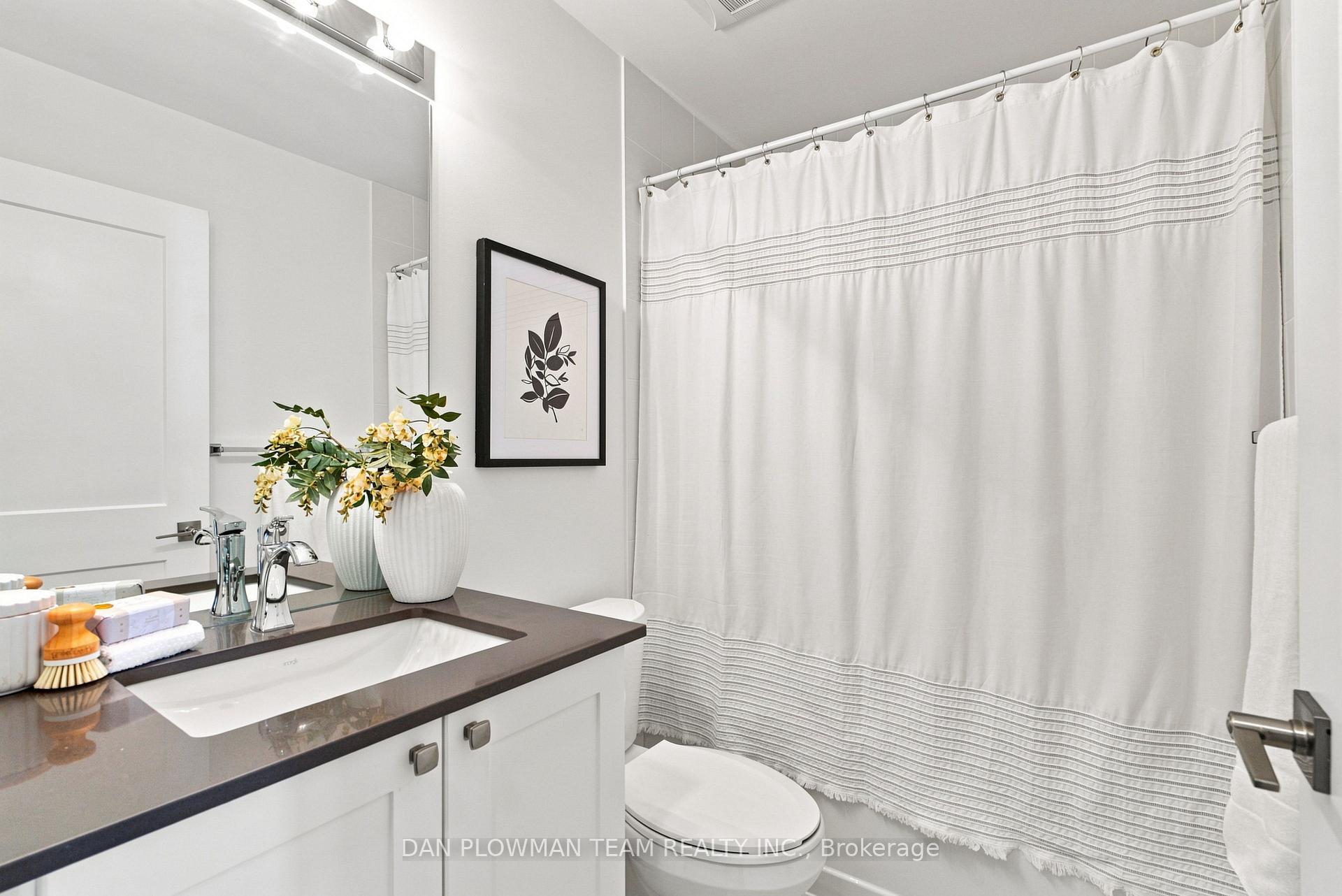 Photo 17 of Unit 424, 50 Lakebreeze Drive, Clarington, Newcastle — HOMEH