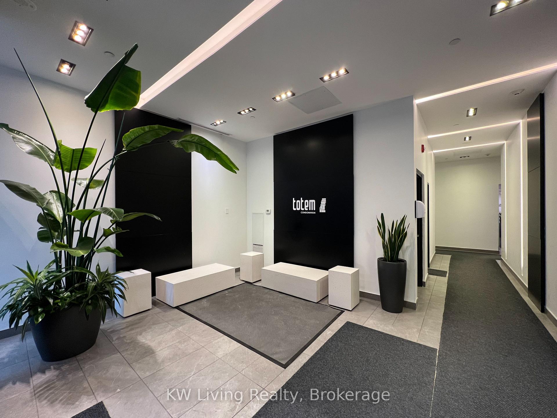Photo 3 of Unit 1007, 17 Dundonald Street, Toronto, Church-Yonge Corridor — HOMEH