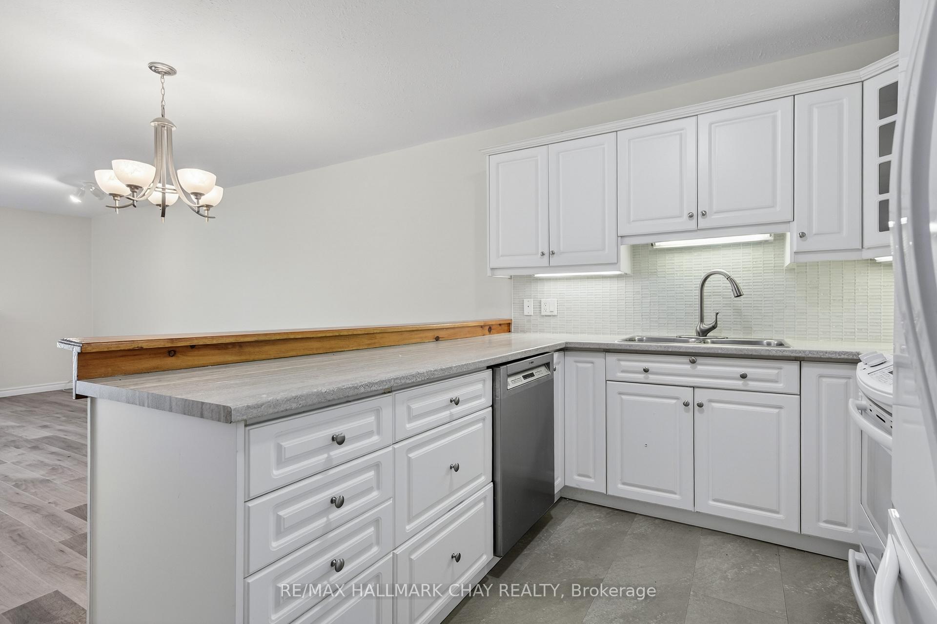 Photo 9 of Unit 11, 275 Huron Street, Clearview, Stayner — HOMEH