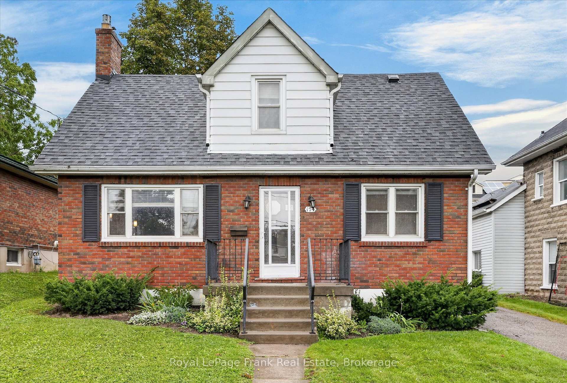 Front of 174 Sophia Street