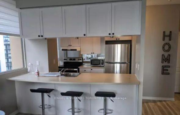 Photo 4 of Unit 903, 555 Yonge Street W, Toronto, Church-Yonge Corridor — HOMEH