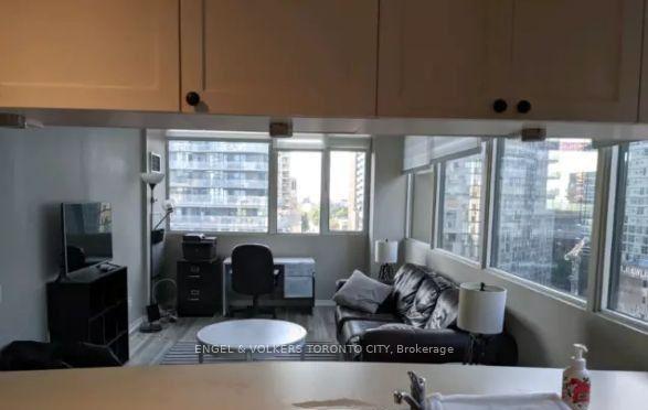 Photo 6 of Unit 903, 555 Yonge Street W, Toronto, Church-Yonge Corridor — HOMEH