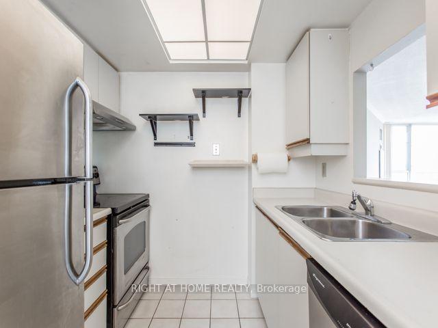 Photo 4 of Unit 1110, 5 Concorde Place, North York, Banbury-Don Mills — HOMEH