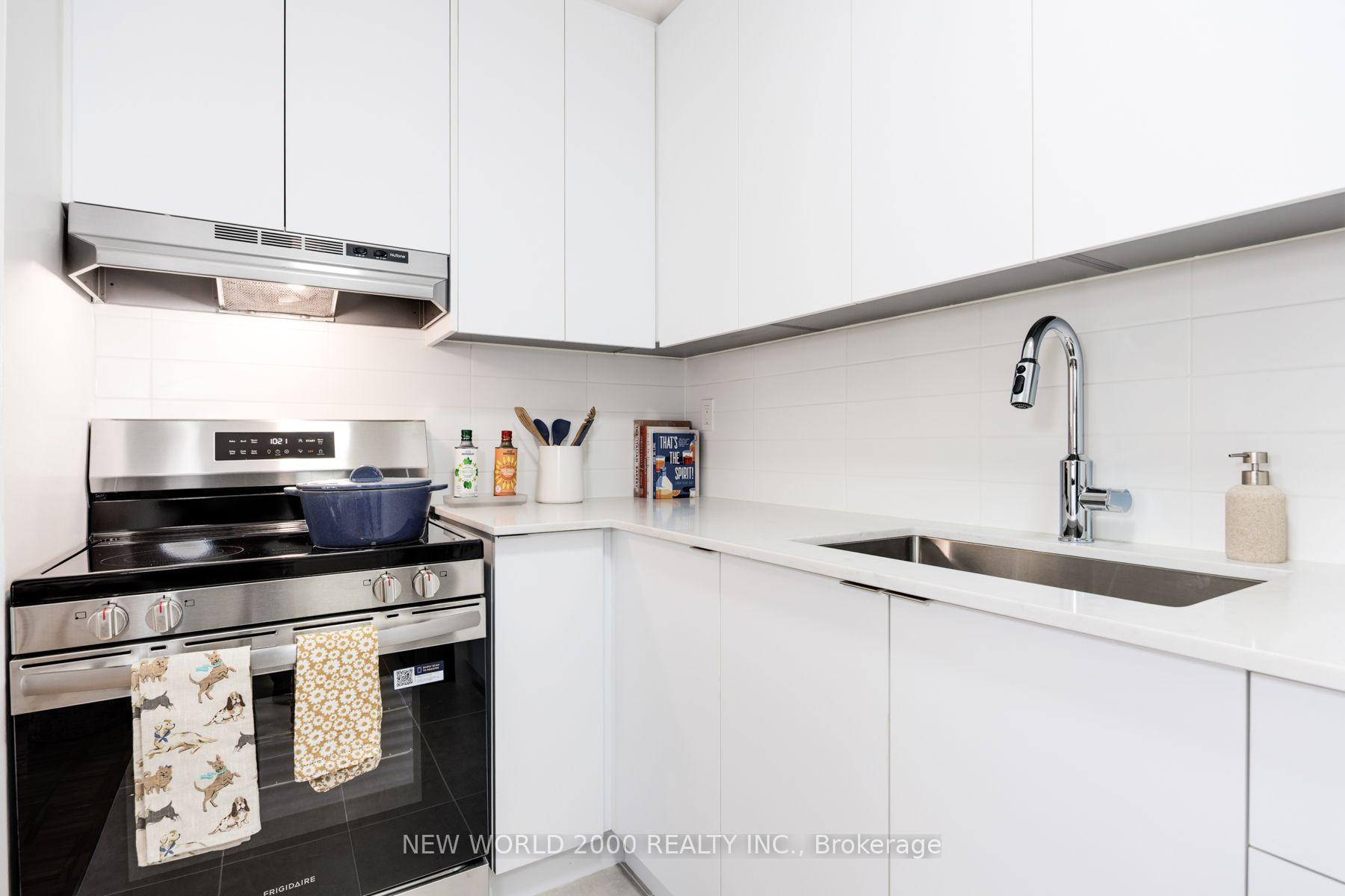 Photo 1 of Unit 503, 101 Roehampton Avenue, Toronto, Mount Pleasant West — HOMEH