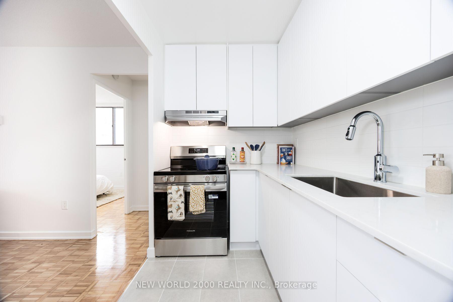 Photo 2 of Unit 503, 101 Roehampton Avenue, Toronto, Mount Pleasant West — HOMEH