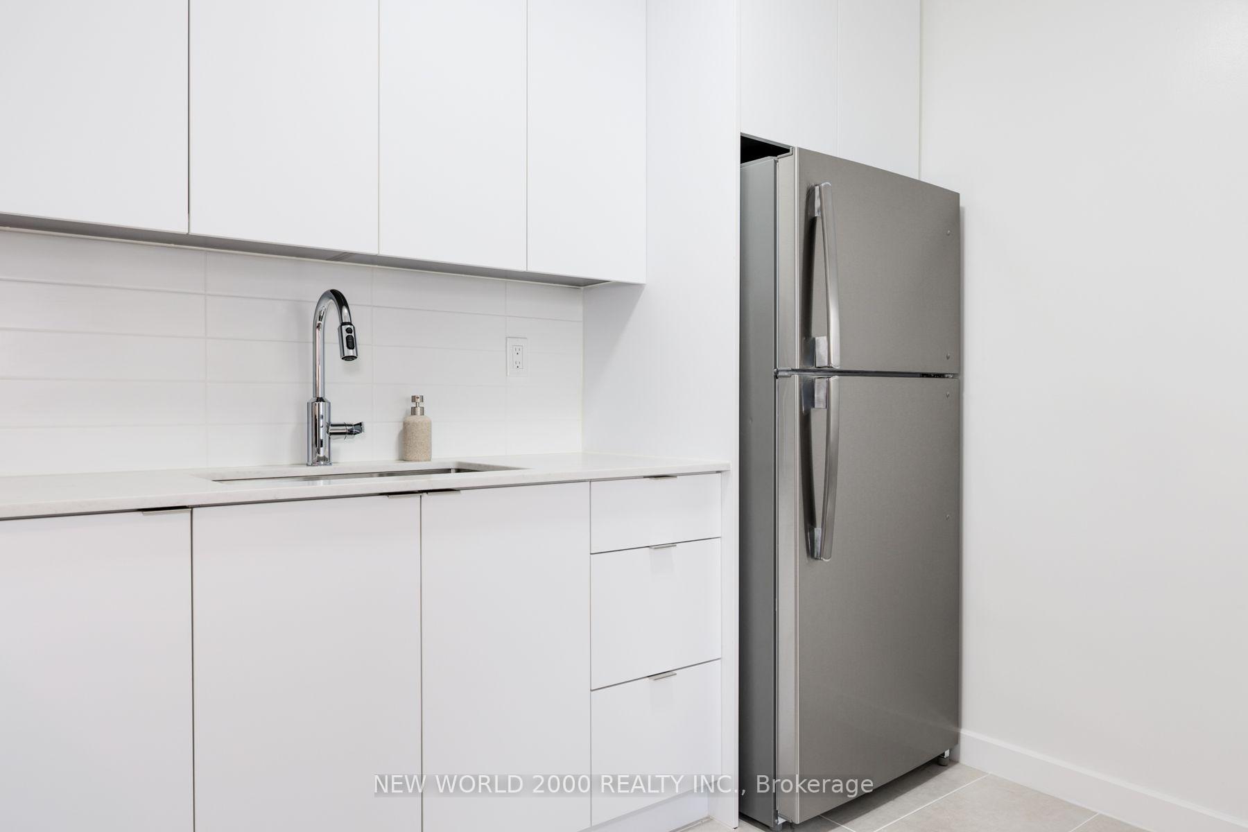 Photo 4 of Unit 503, 101 Roehampton Avenue, Toronto, Mount Pleasant West — HOMEH
