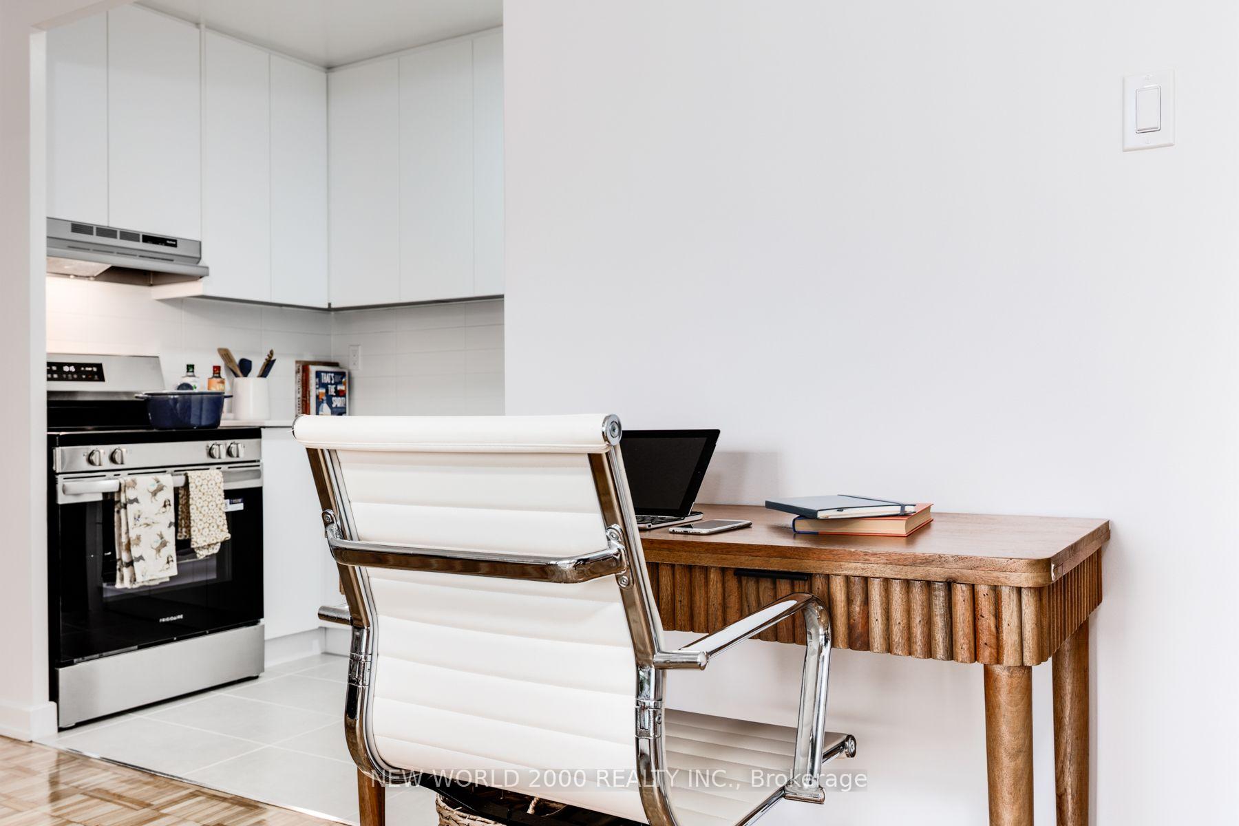 Photo 6 of Unit 503, 101 Roehampton Avenue, Toronto, Mount Pleasant West — HOMEH