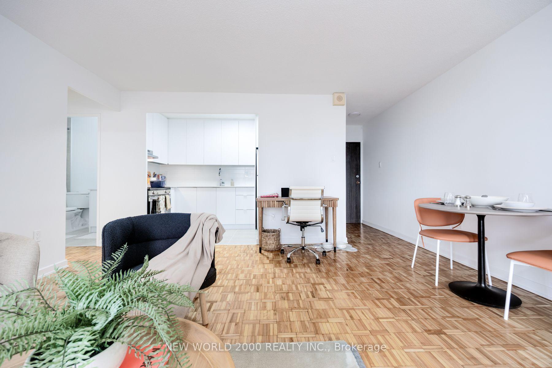 Photo 7 of Unit 503, 101 Roehampton Avenue, Toronto, Mount Pleasant West — HOMEH