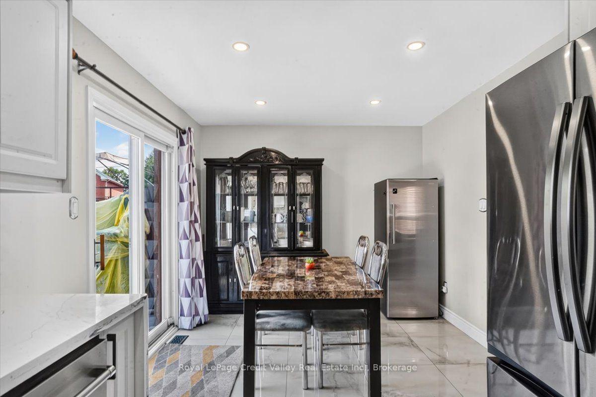 Photo 12 of 43 Coppermill Drive, Brampton, Northwest Sandalwood Parkway — HOMEH