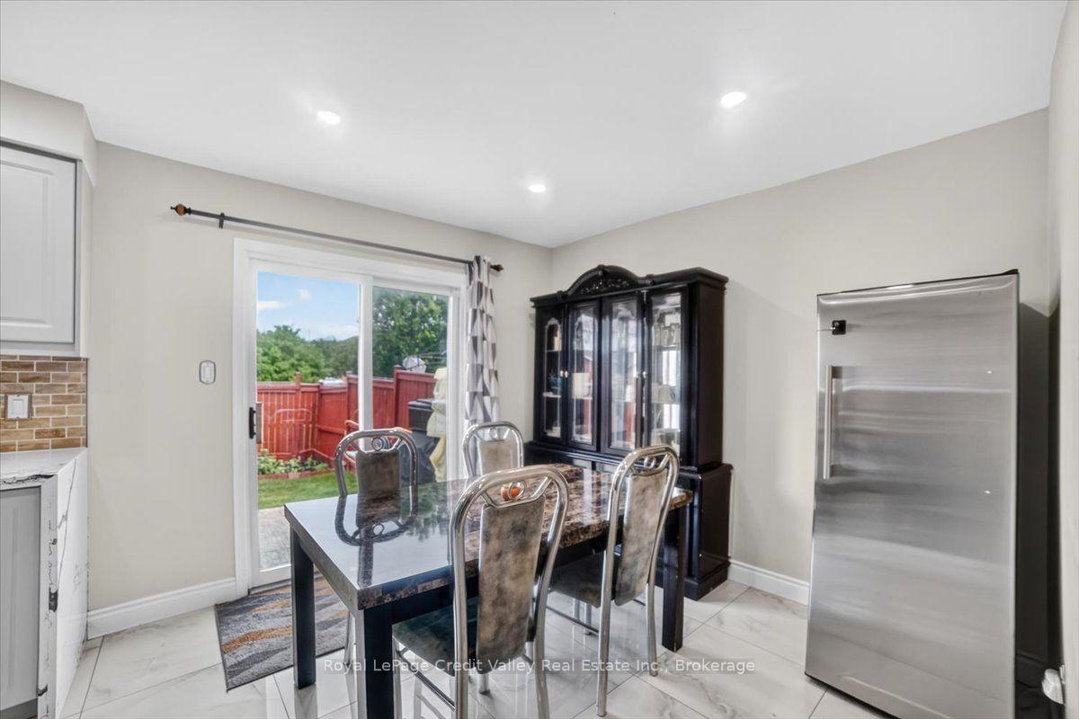 Photo 13 of 43 Coppermill Drive, Brampton, Northwest Sandalwood Parkway — HOMEH