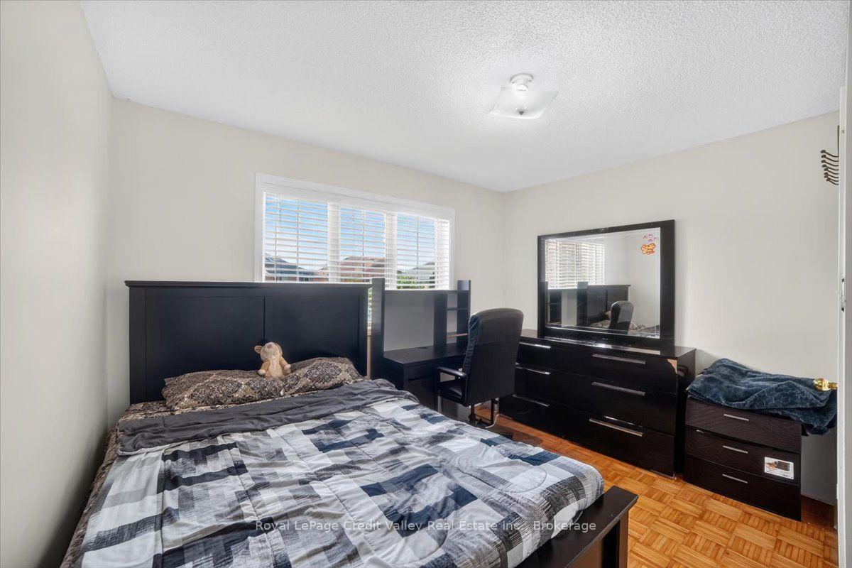 Photo 17 of 43 Coppermill Drive, Brampton, Northwest Sandalwood Parkway — HOMEH