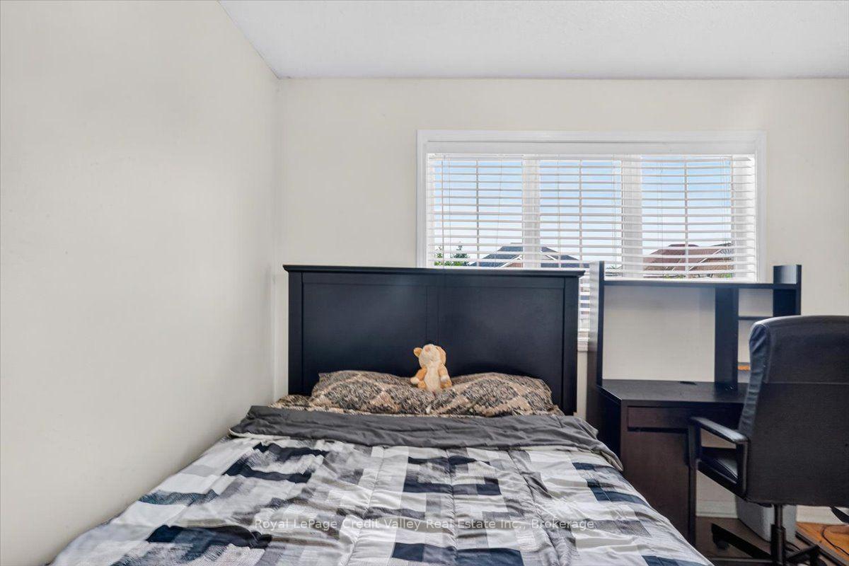 Photo 19 of 43 Coppermill Drive, Brampton, Northwest Sandalwood Parkway — HOMEH