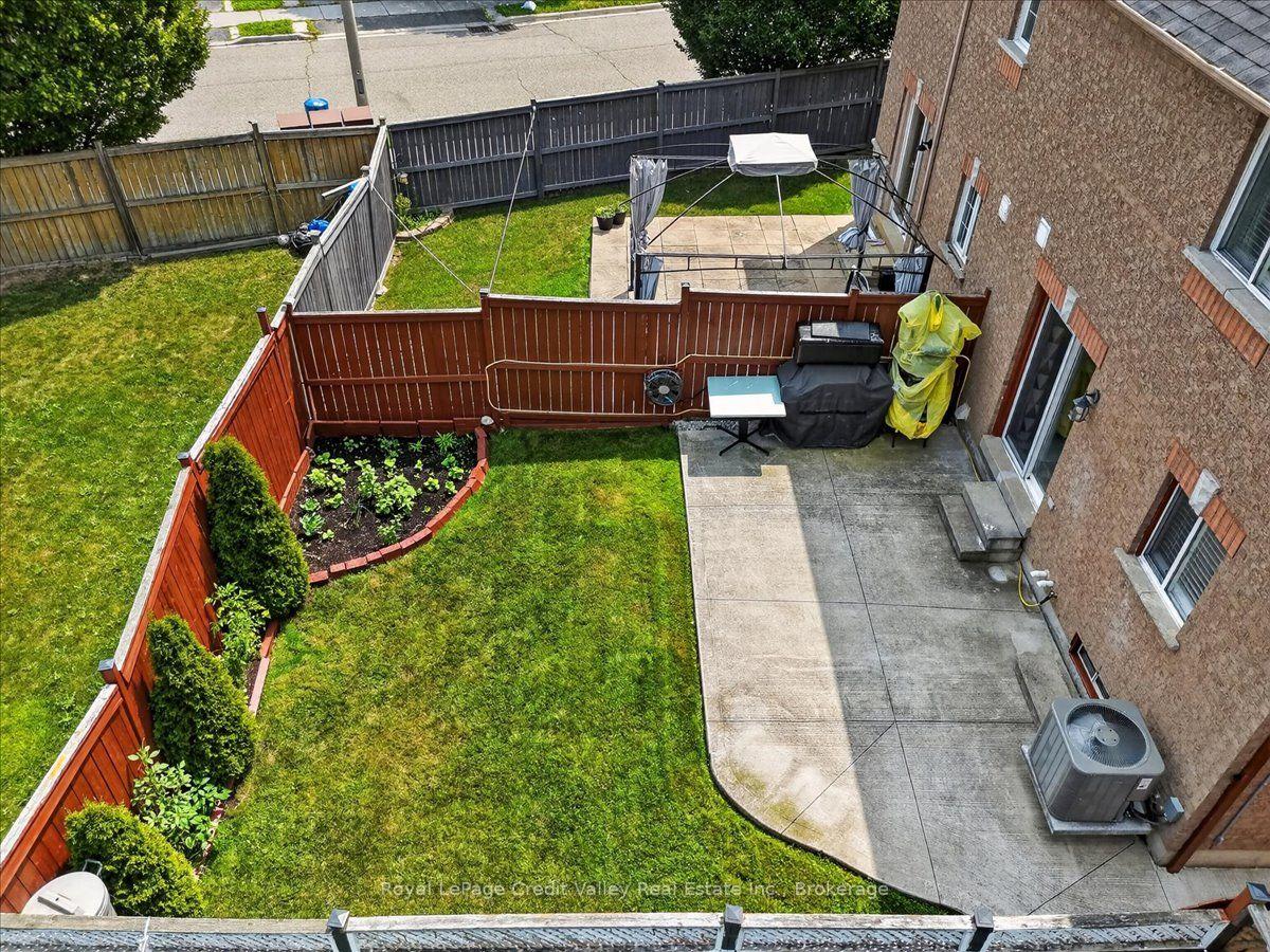 Photo 30 of 43 Coppermill Drive, Brampton, Northwest Sandalwood Parkway — HOMEH