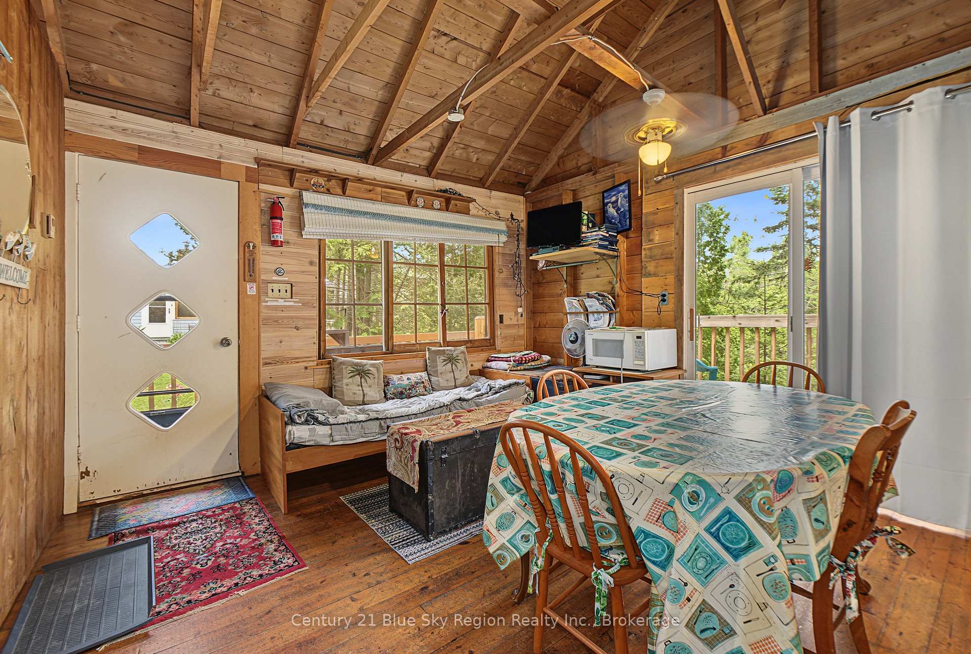 Photo 34 of 5065 Highway 11 N, Temagami — HOMEH