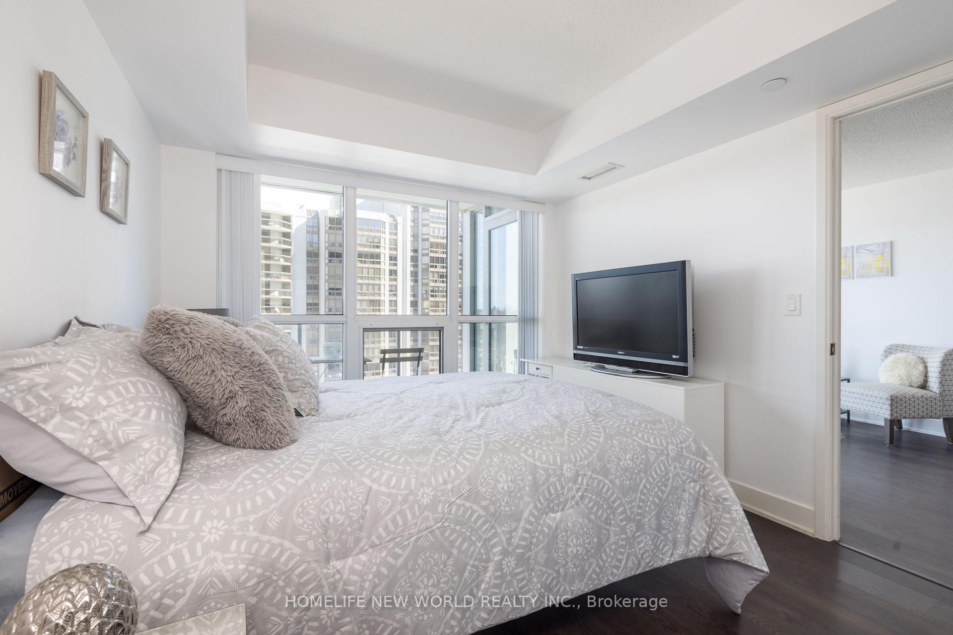 Photo 14 of Unit 801, 88 Sheppard Avenue E, North York, Willowdale East — HOMEH