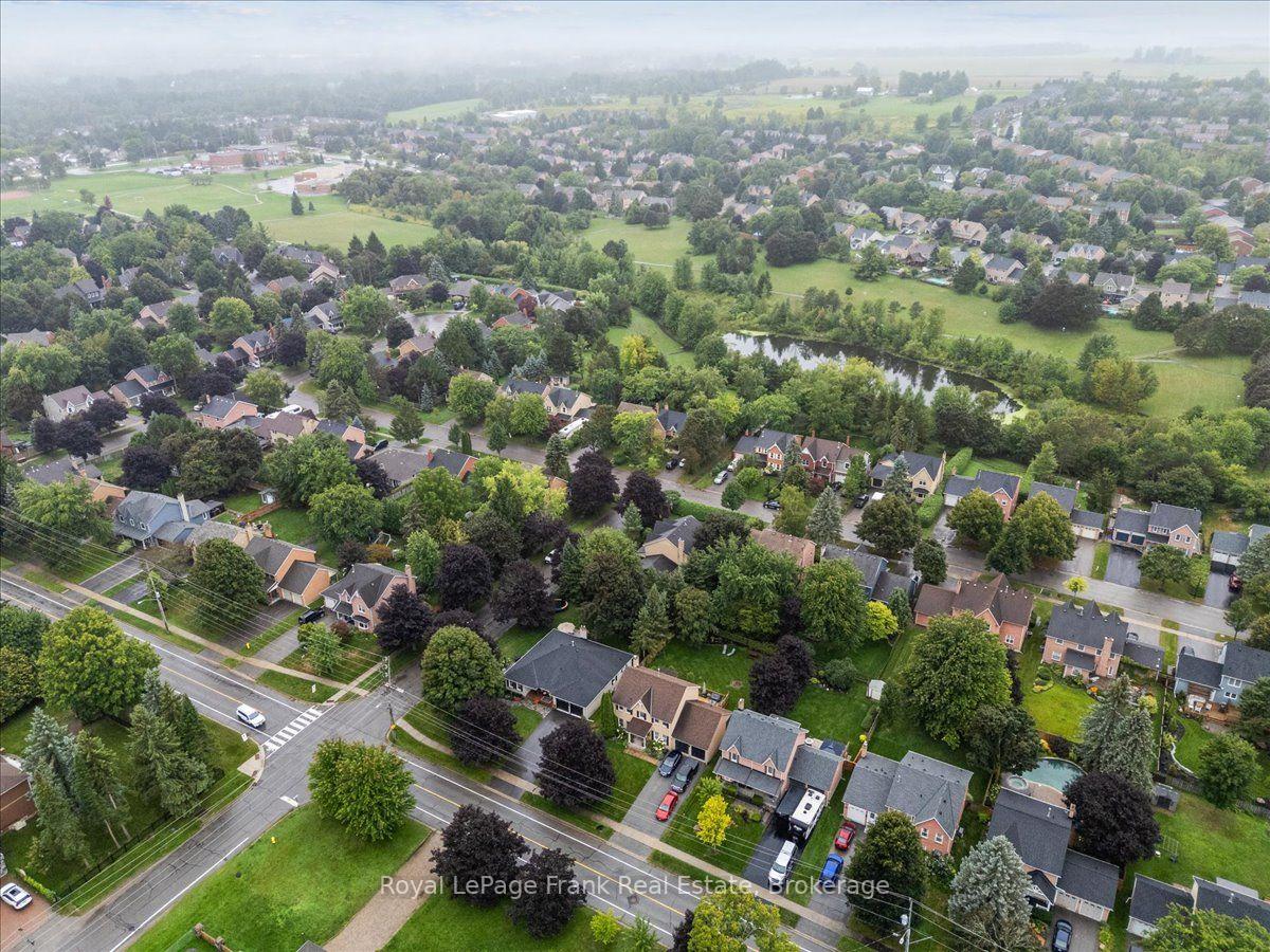 Photo 4 of 66 Centre Road, Uxbridge — HOMEH