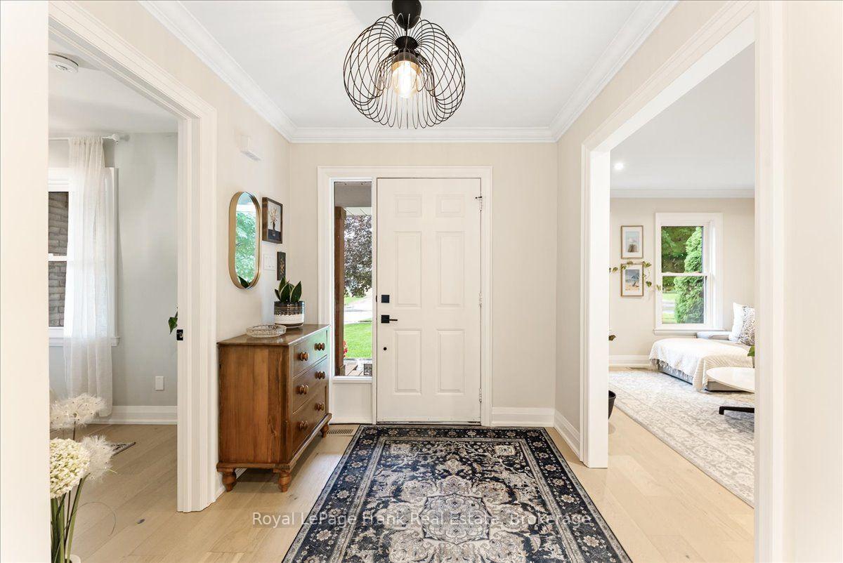 Photo 5 of 66 Centre Road, Uxbridge — HOMEH
