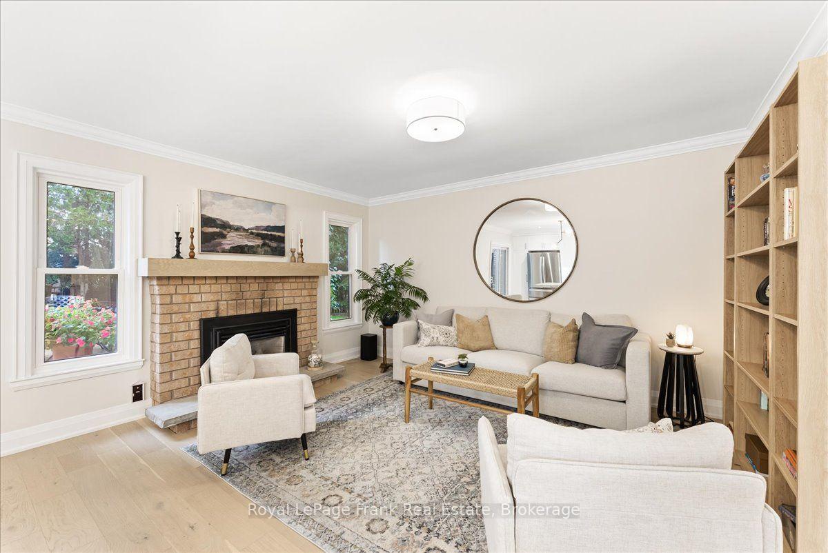 Photo 14 of 66 Centre Road, Uxbridge — HOMEH