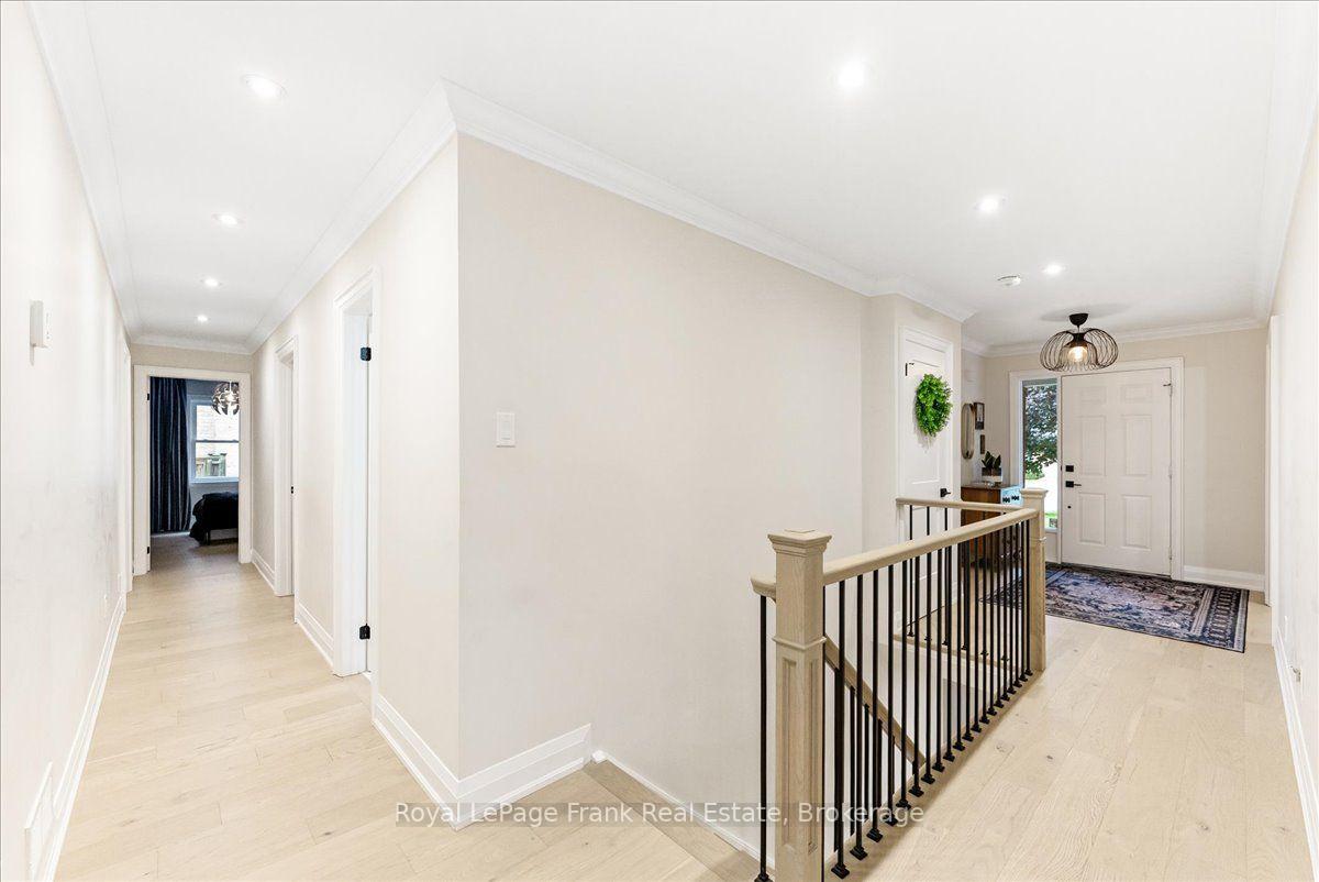 Photo 17 of 66 Centre Road, Uxbridge — HOMEH
