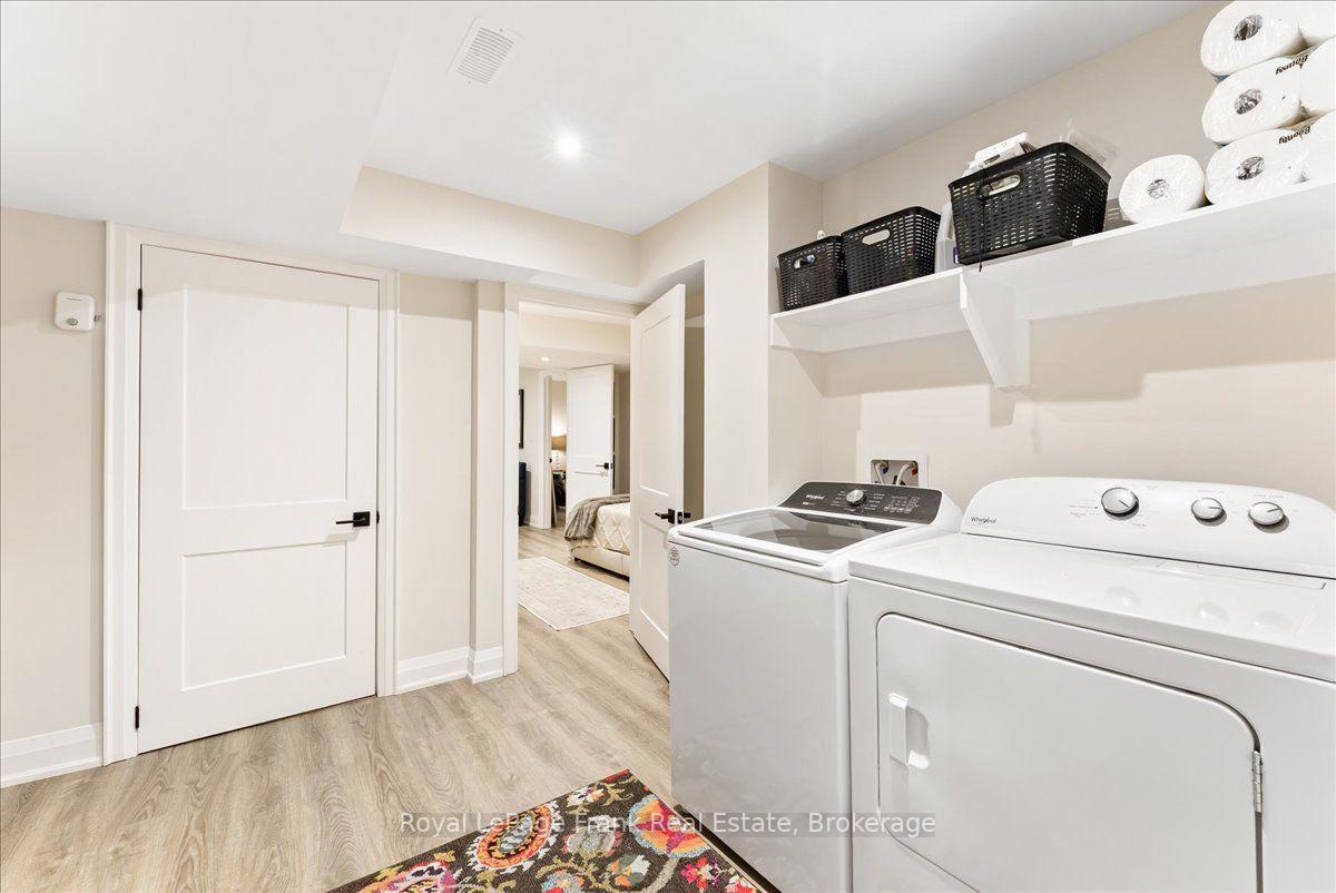 Photo 30 of 66 Centre Road, Uxbridge — HOMEH