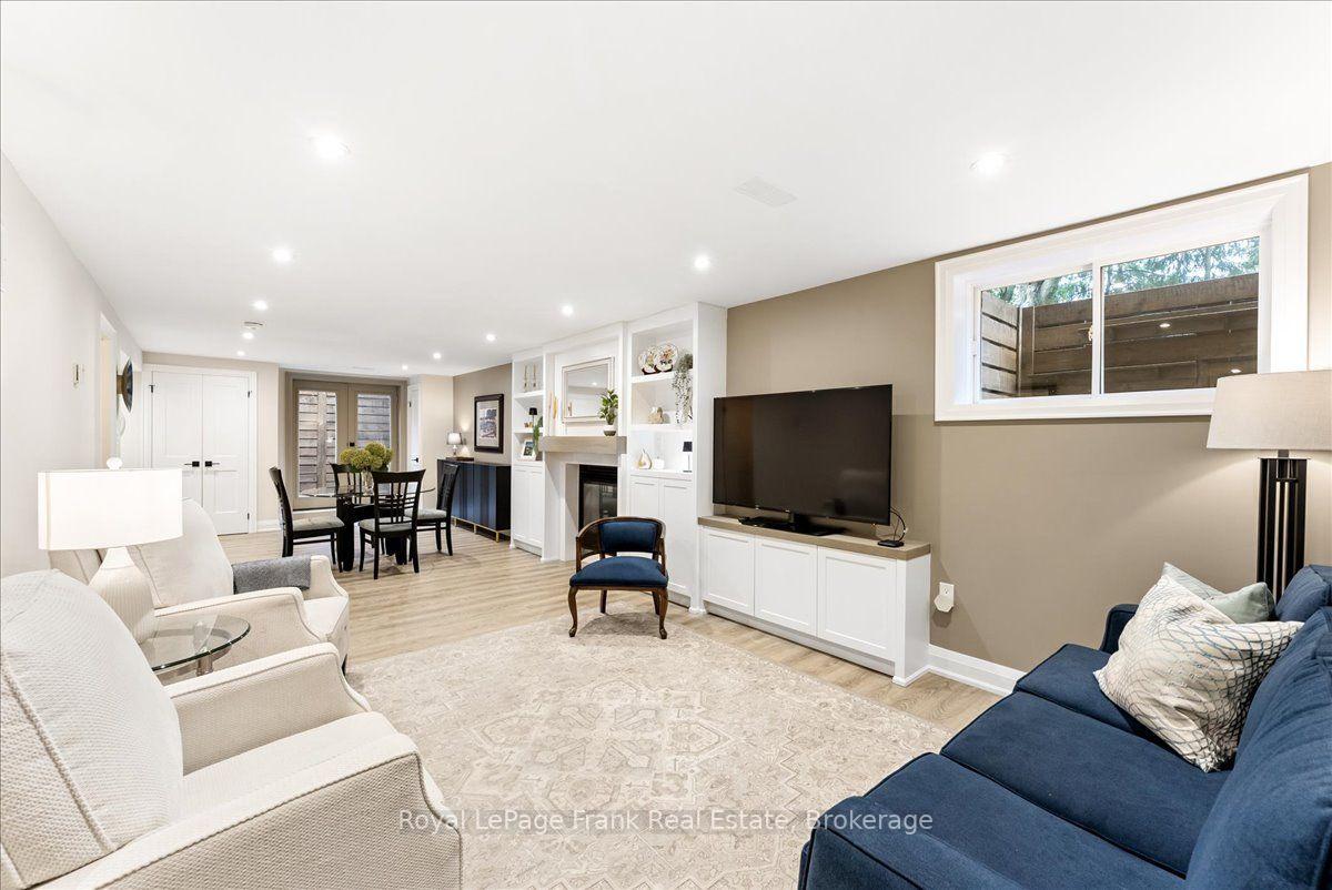 Photo 31 of 66 Centre Road, Uxbridge — HOMEH