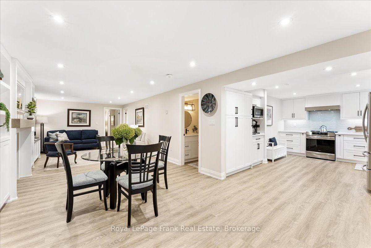 Photo 34 of 66 Centre Road, Uxbridge — HOMEH