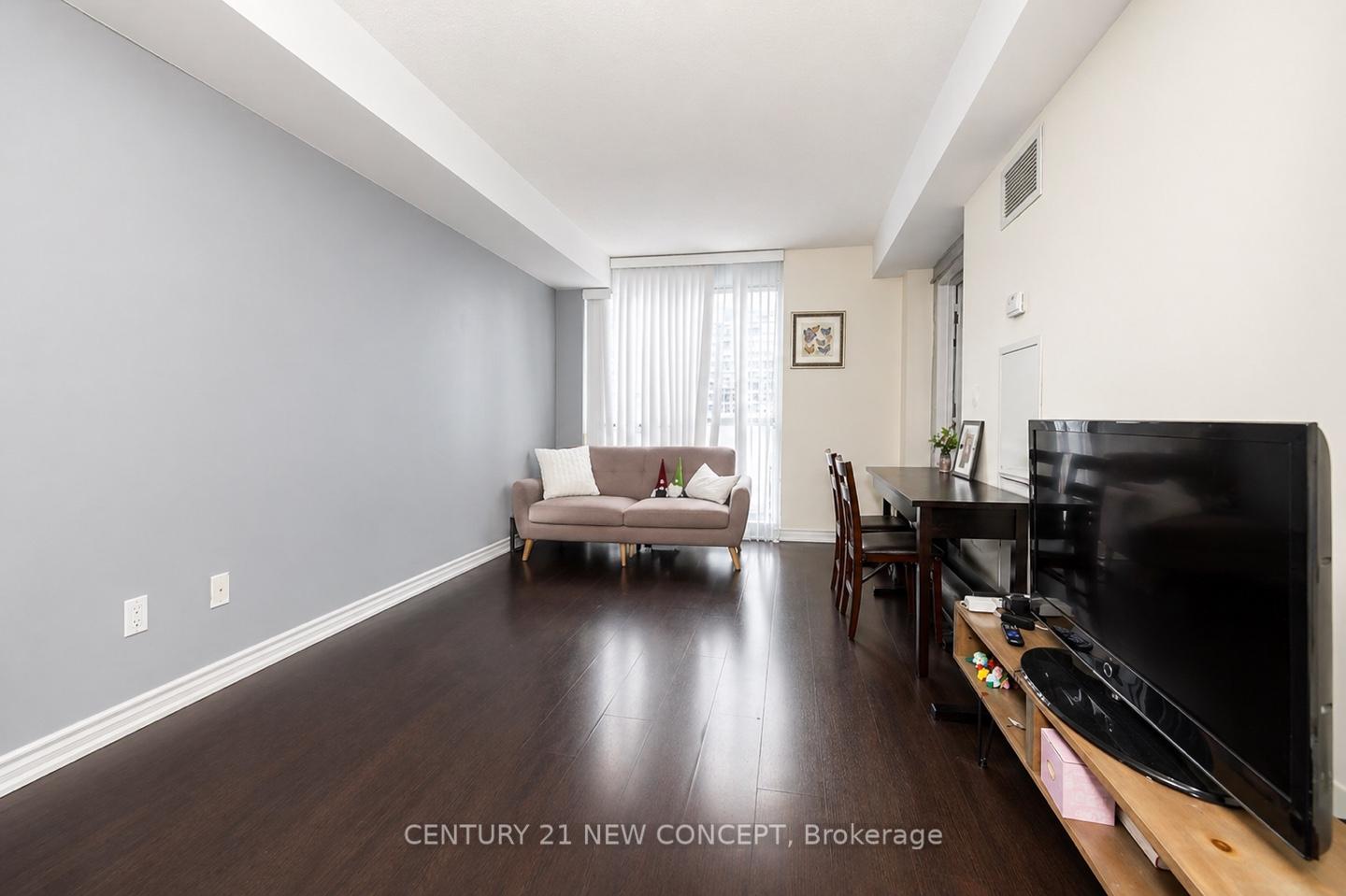Photo 6 of Unit 404, 761 Bay Street, Toronto, Bay Street Corridor — HOMEH