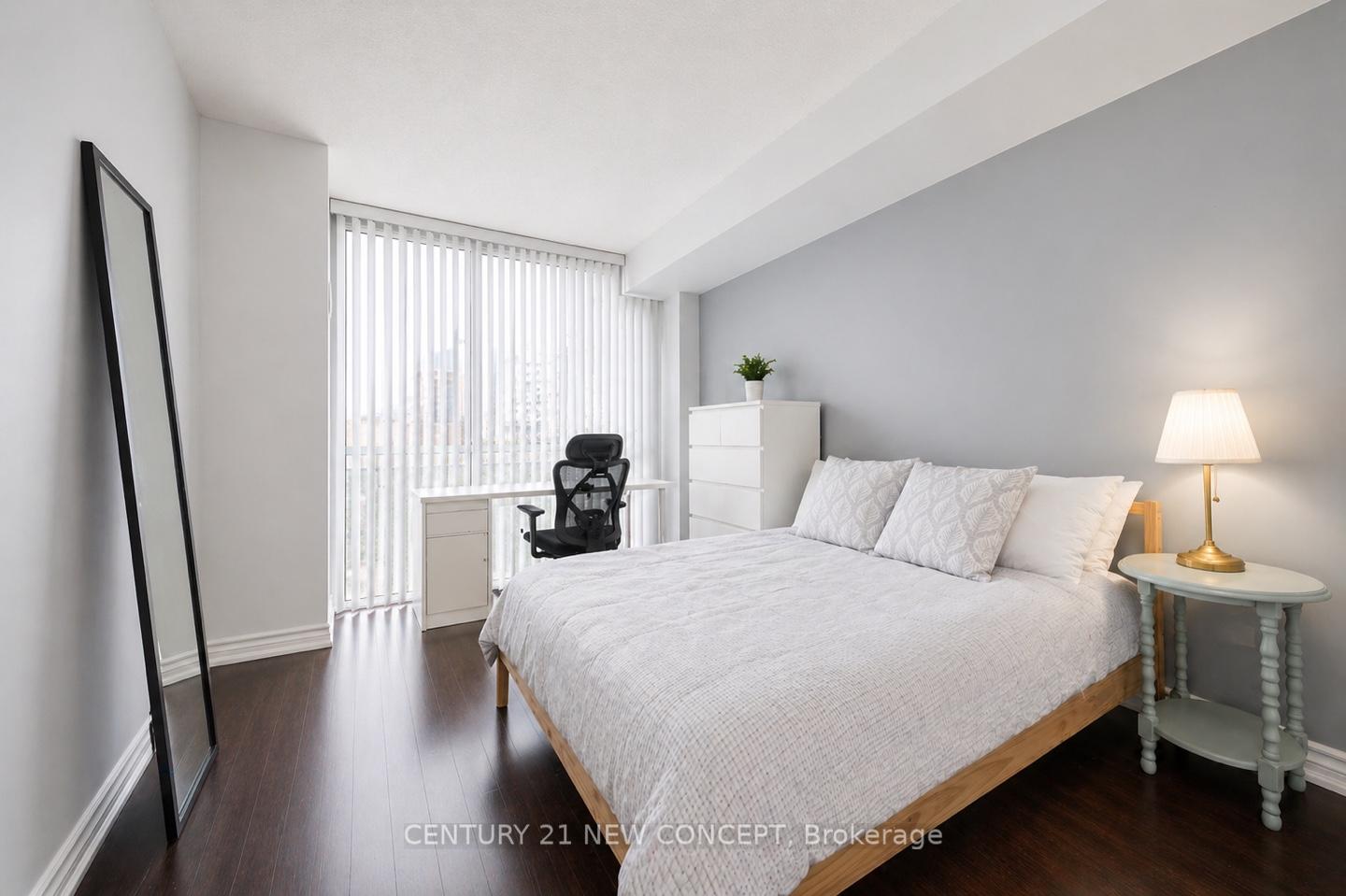 Photo 7 of Unit 404, 761 Bay Street, Toronto, Bay Street Corridor — HOMEH