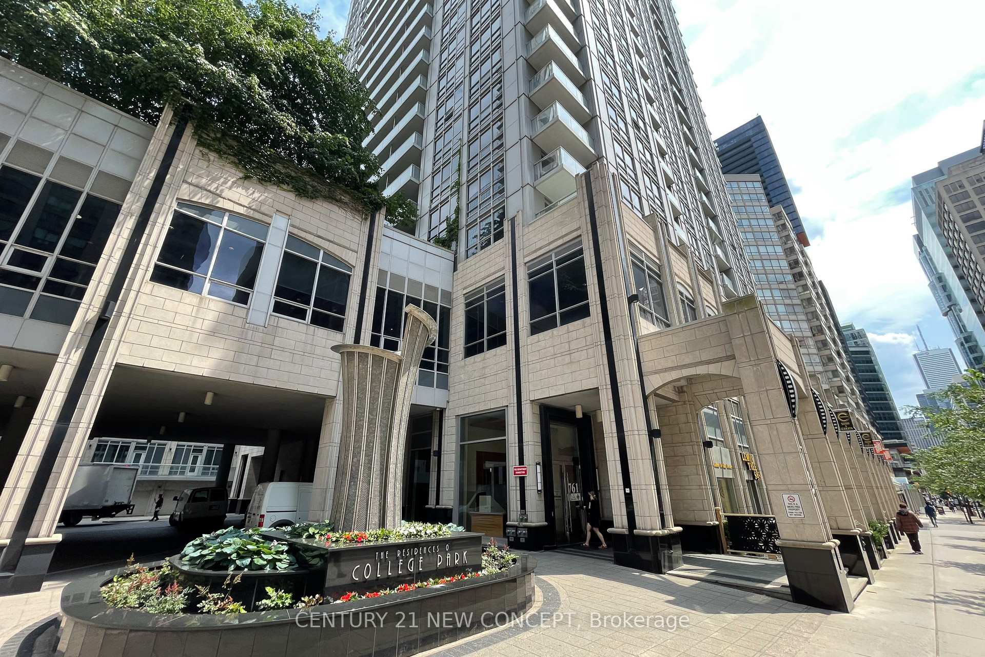 Photo 10 of Unit 404, 761 Bay Street, Toronto, Bay Street Corridor — HOMEH