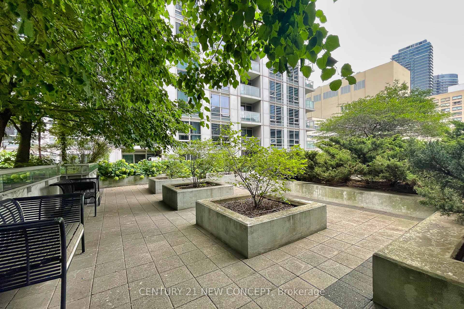 Photo 15 of Unit 404, 761 Bay Street, Toronto, Bay Street Corridor — HOMEH