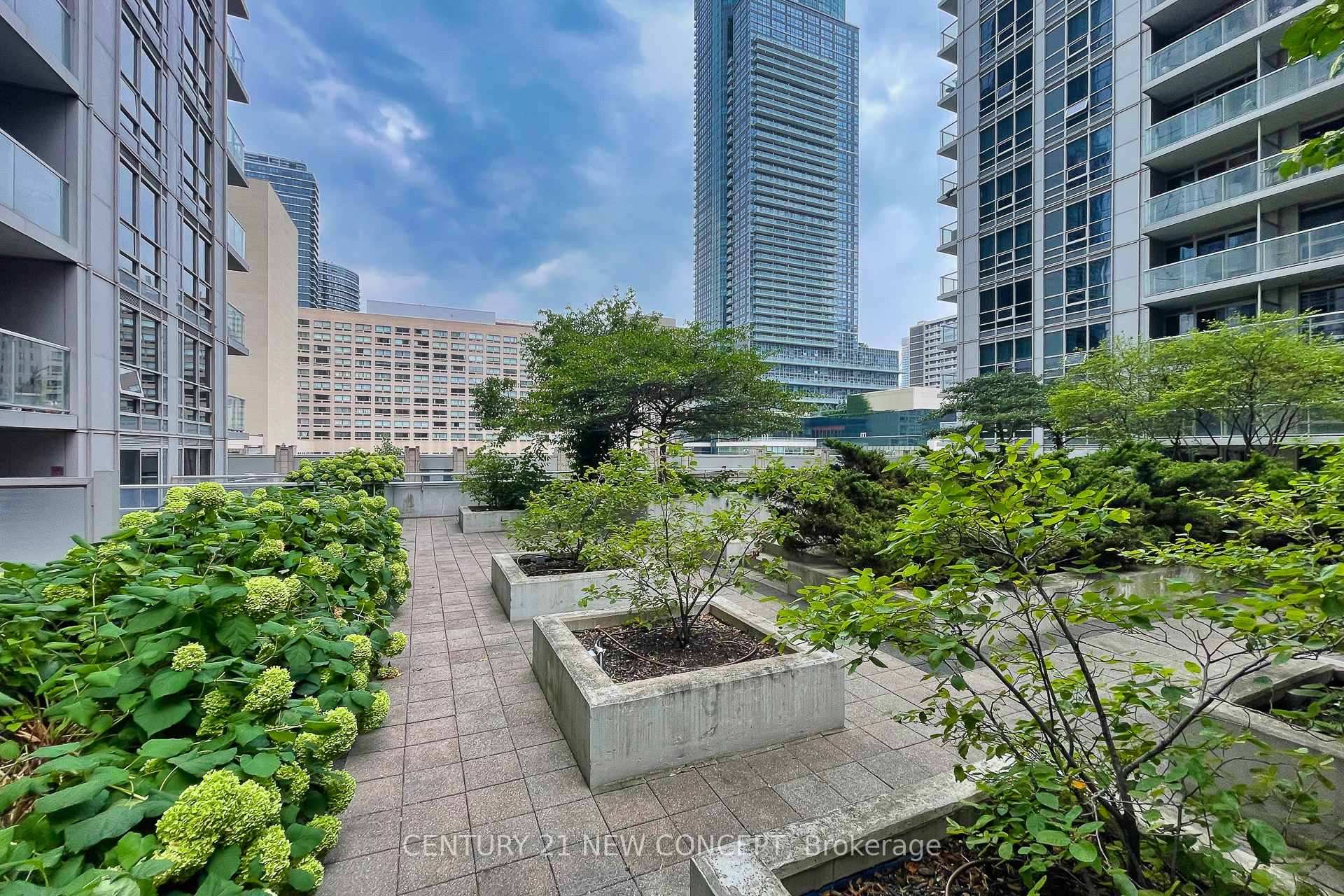 Photo 16 of Unit 404, 761 Bay Street, Toronto, Bay Street Corridor — HOMEH
