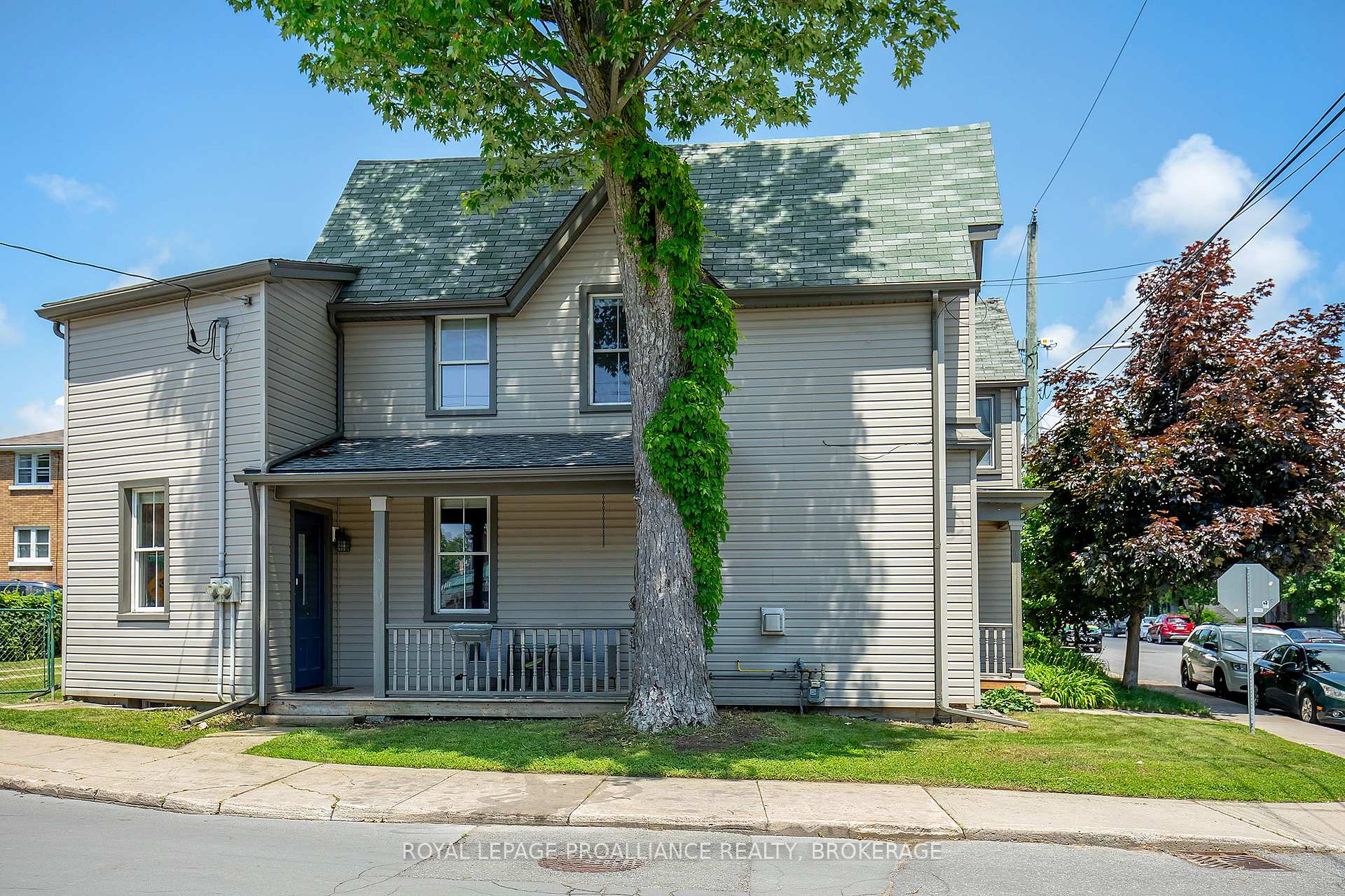 Photo 2 of 300 Sydenham Street, Kingston, East of Sir John A. Blvd — HOMEH