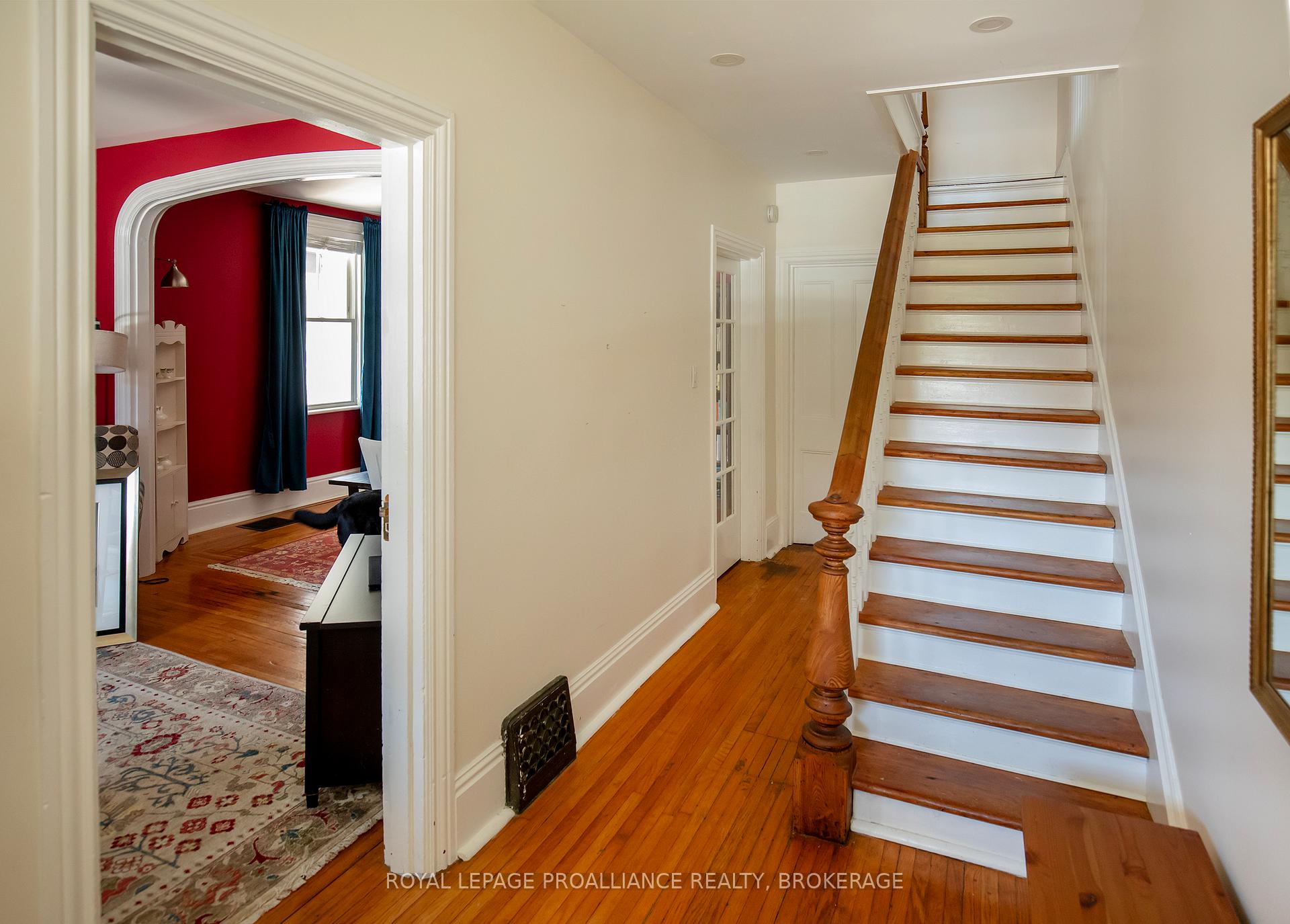 Photo 4 of 300 Sydenham Street, Kingston, East of Sir John A. Blvd — HOMEH