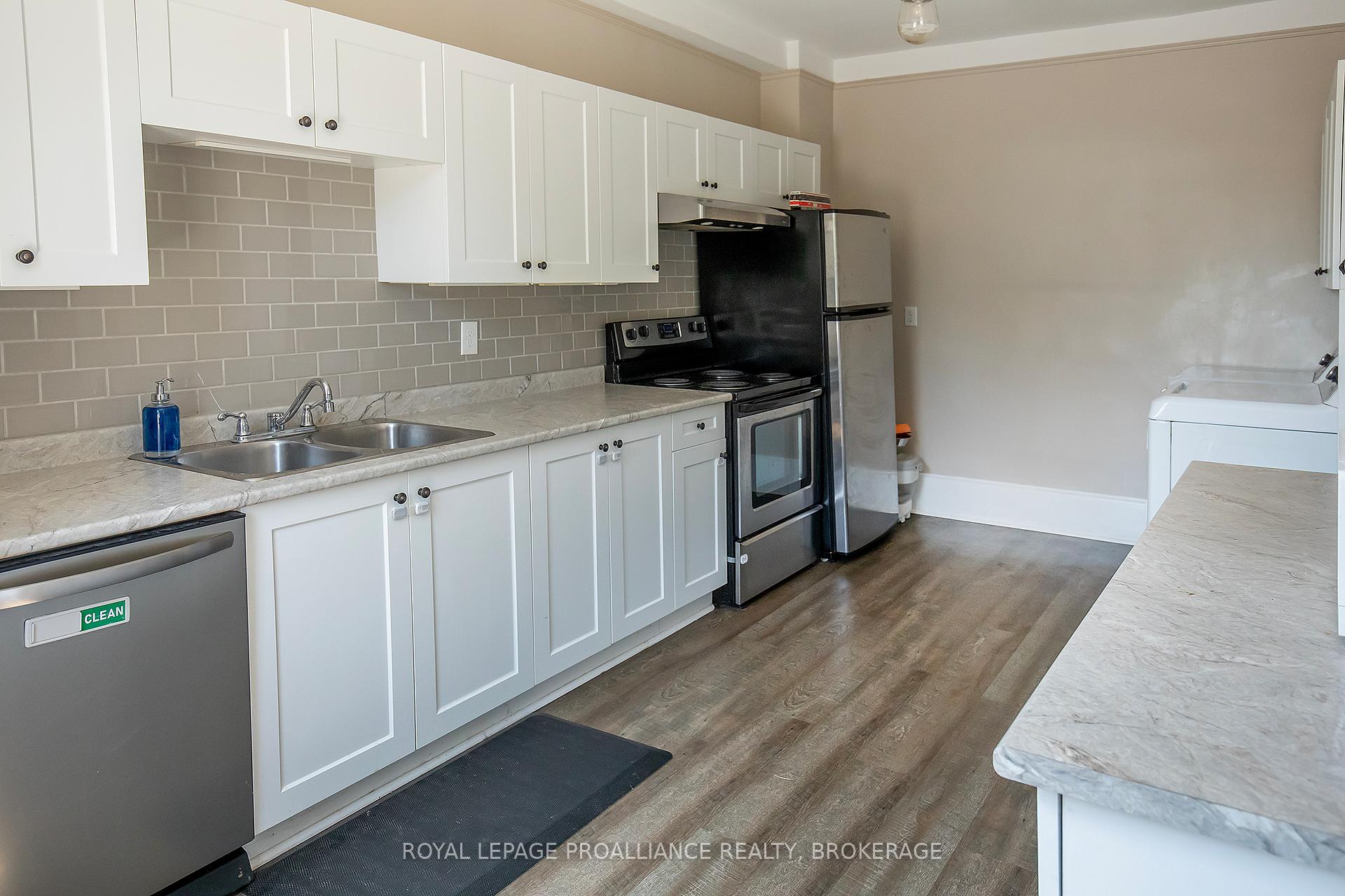 Photo 12 of 300 Sydenham Street, Kingston, East of Sir John A. Blvd — HOMEH