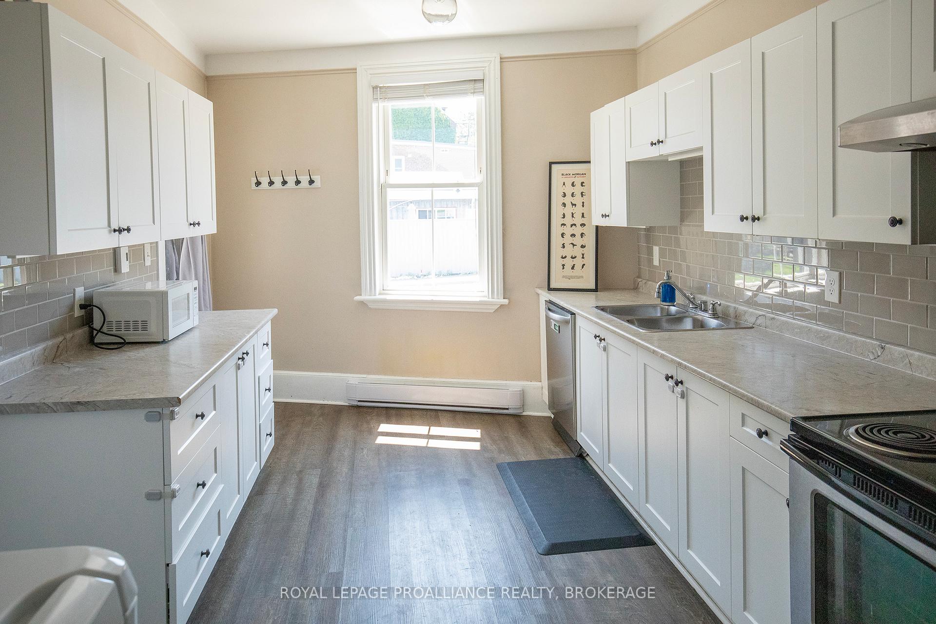 Photo 14 of 300 Sydenham Street, Kingston, East of Sir John A. Blvd — HOMEH