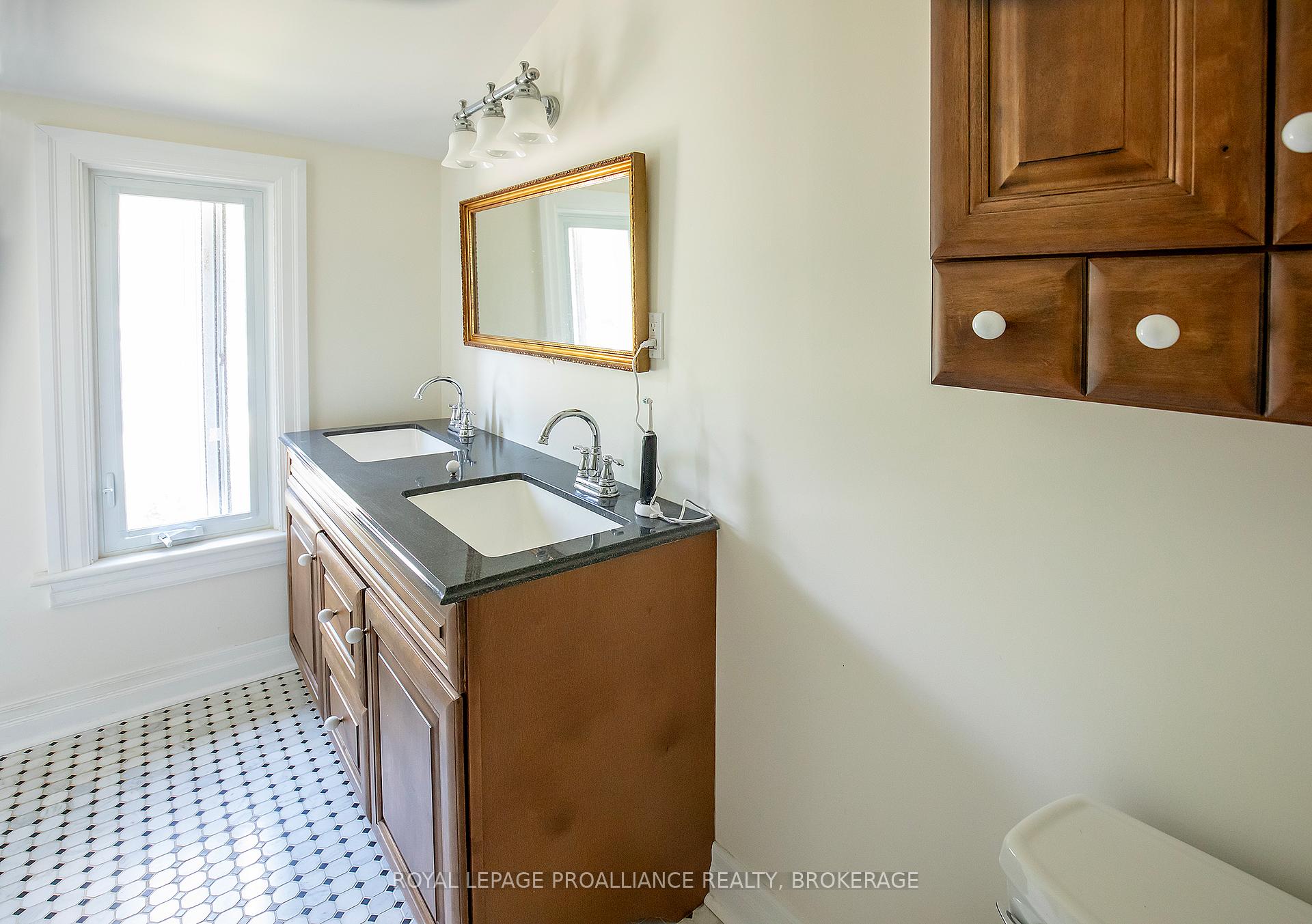 Photo 27 of 300 Sydenham Street, Kingston, East of Sir John A. Blvd — HOMEH