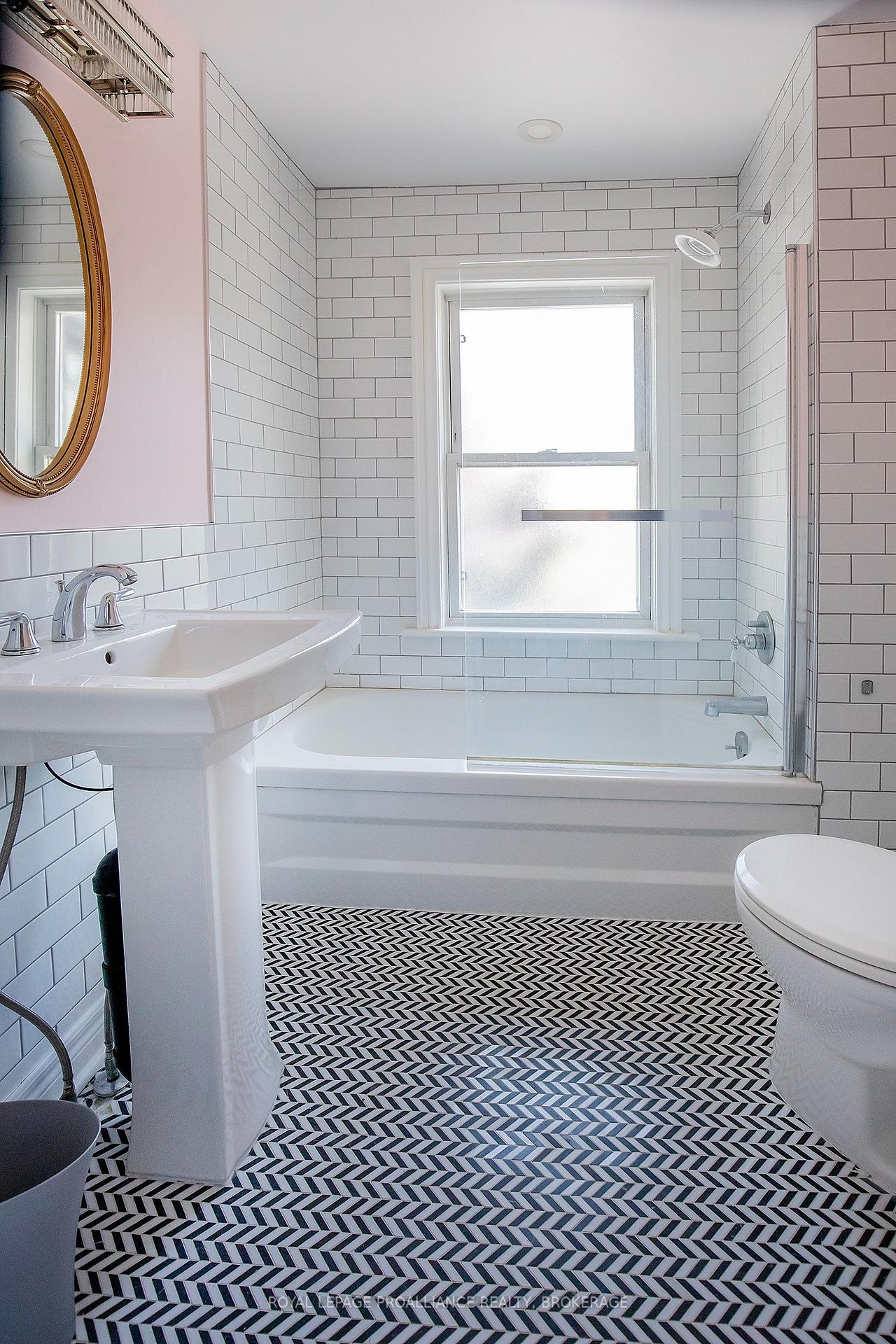 Photo 29 of 300 Sydenham Street, Kingston, East of Sir John A. Blvd — HOMEH
