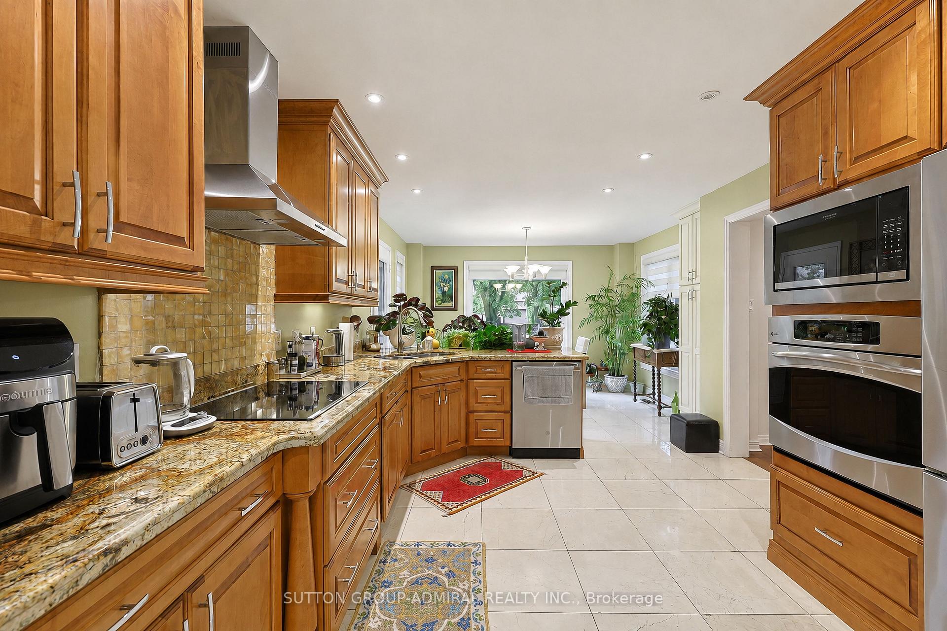 Photo 5 of 232 Franklin Avenue, Vaughan, Crestwood-Springfarm-Yorkhill — HOMEH