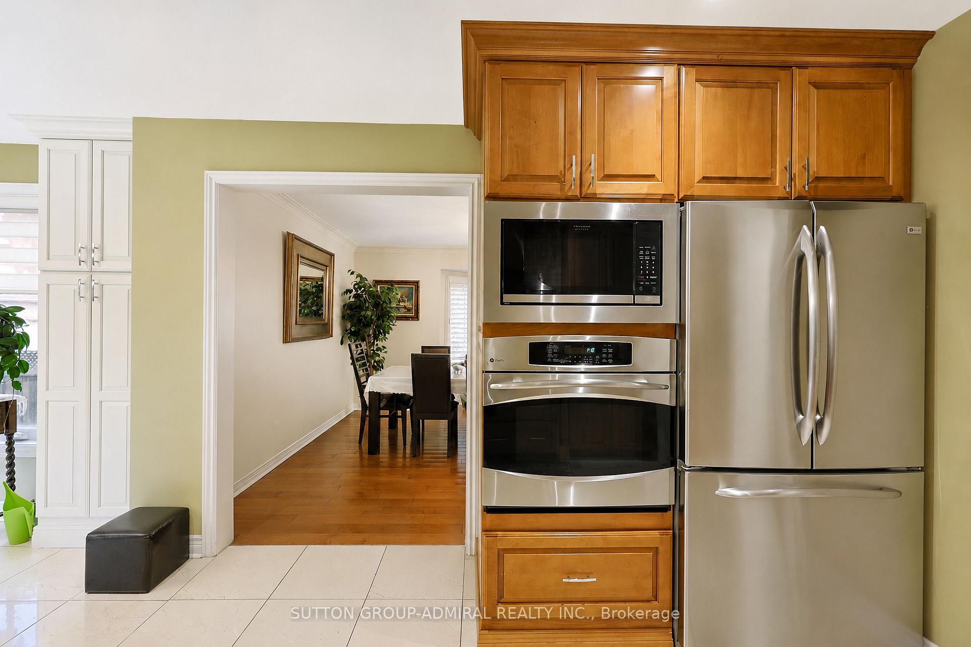 Photo 7 of 232 Franklin Avenue, Vaughan, Crestwood-Springfarm-Yorkhill — HOMEH