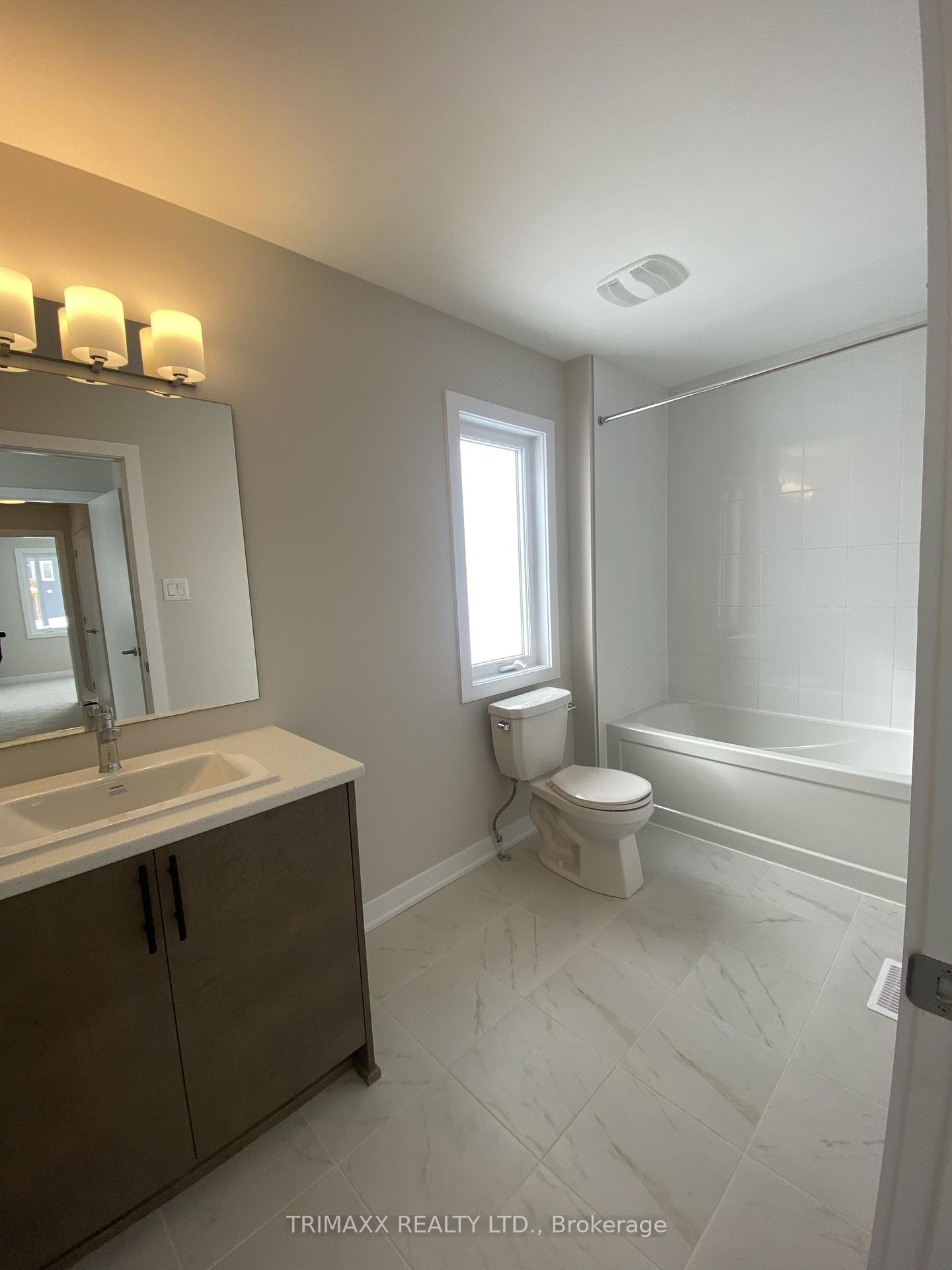 Photo 4 of 690 Expansion Road, Ottawa, Barrhaven - Half Moon Bay — HOMEH