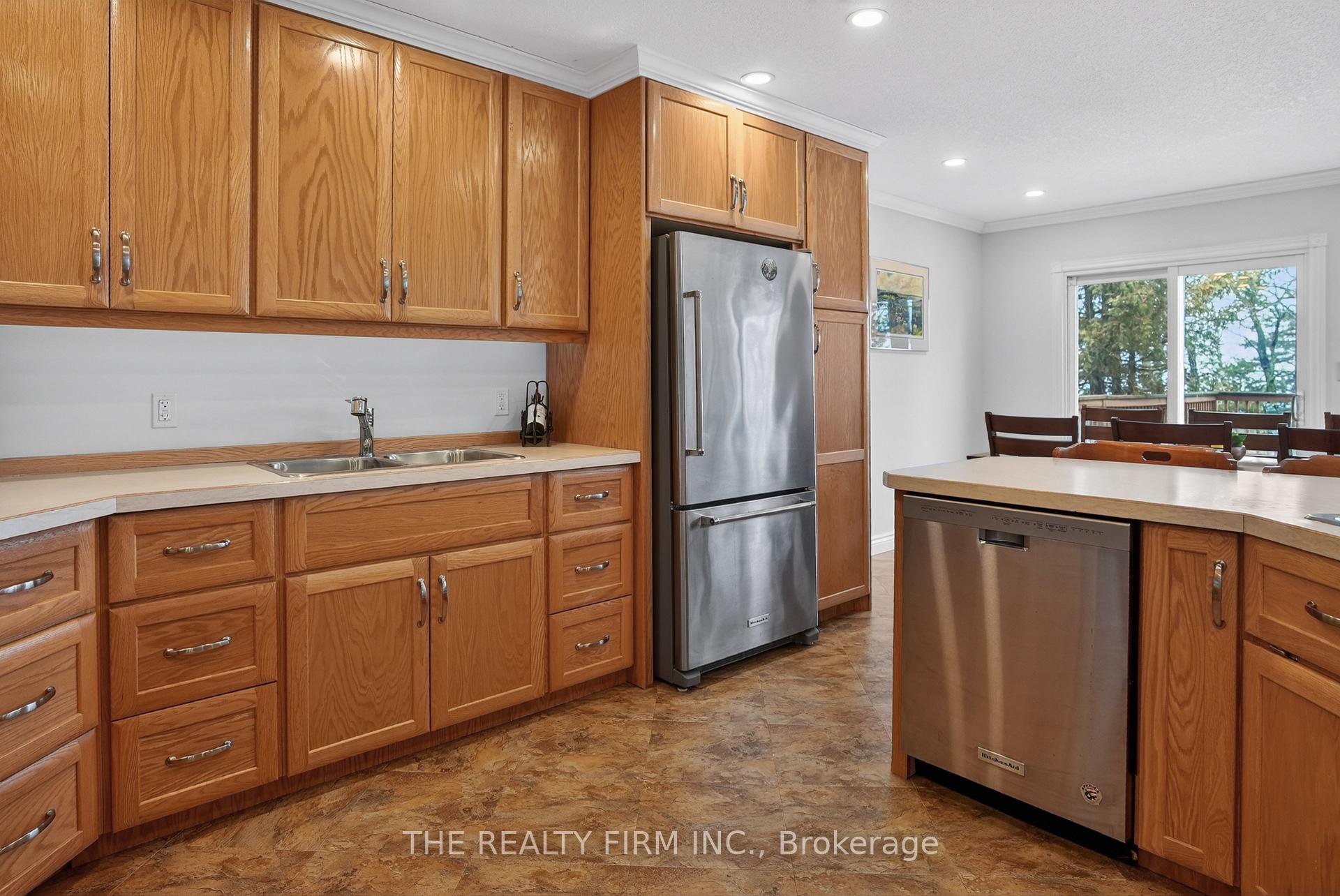 Photo 7 of 4084 Bluepoint Drive, Plympton-Wyoming, Plympton Wyoming — HOMEH