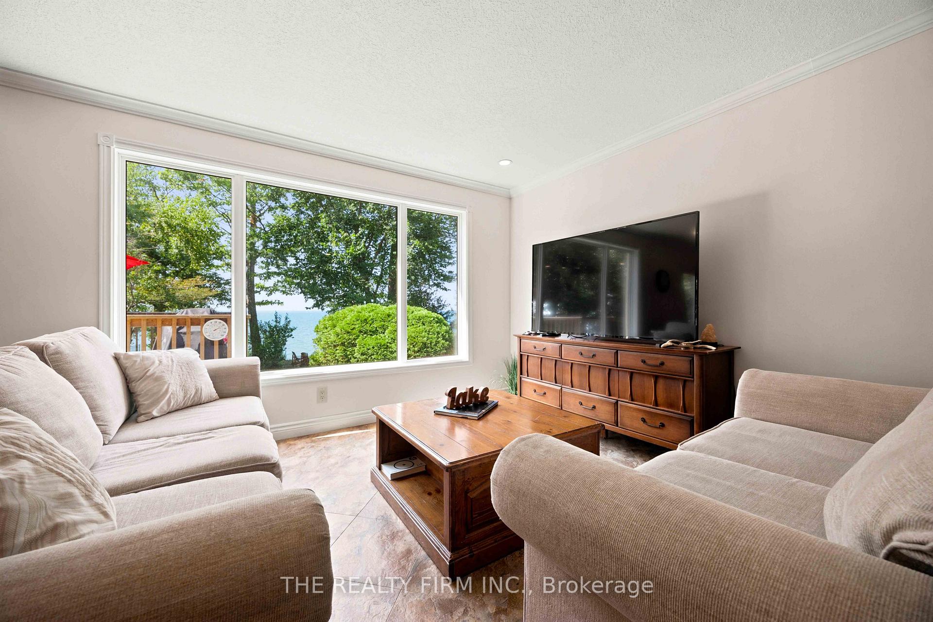 Photo 10 of 4084 Bluepoint Drive, Plympton-Wyoming, Plympton Wyoming — HOMEH