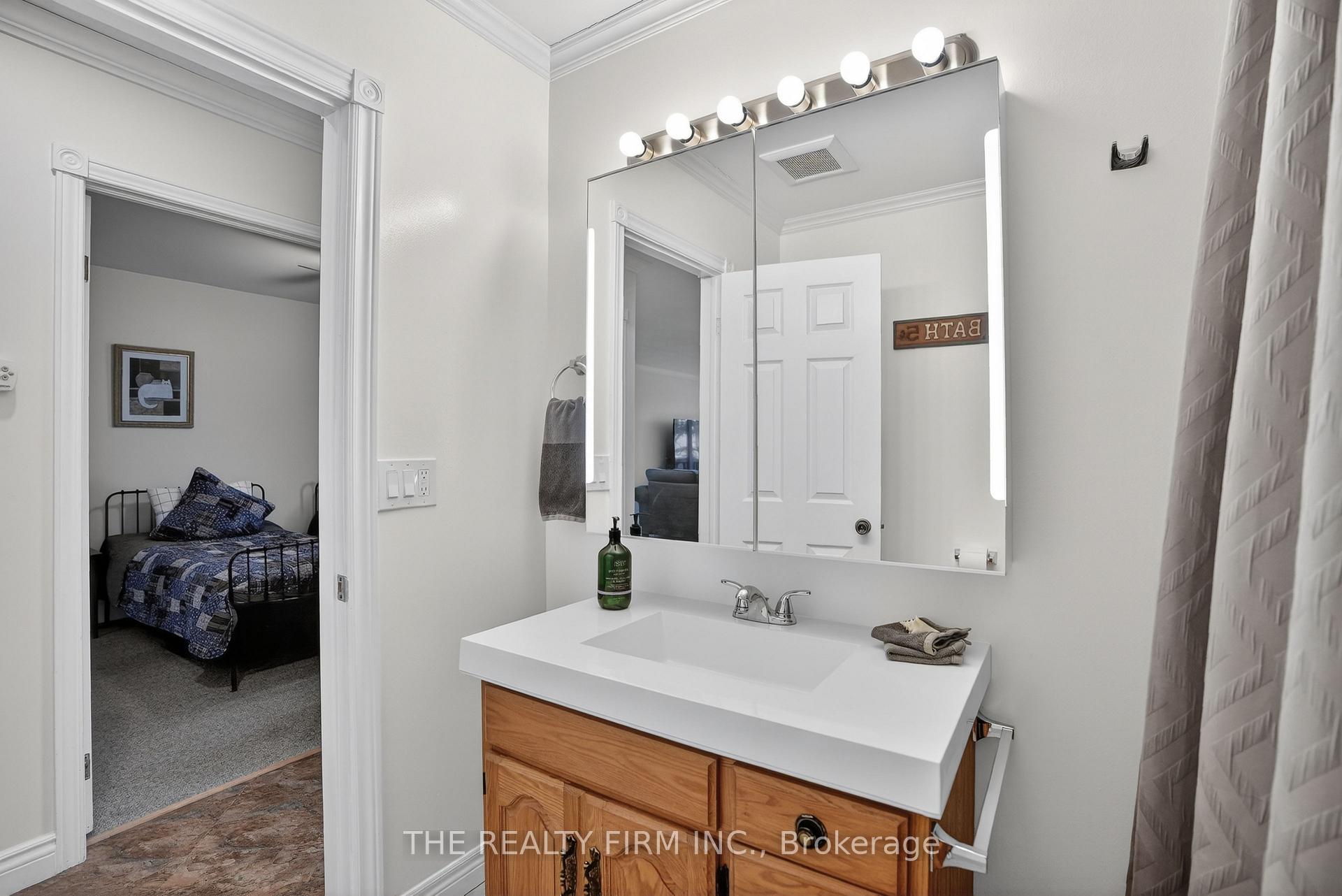 Photo 15 of 4084 Bluepoint Drive, Plympton-Wyoming, Plympton Wyoming — HOMEH